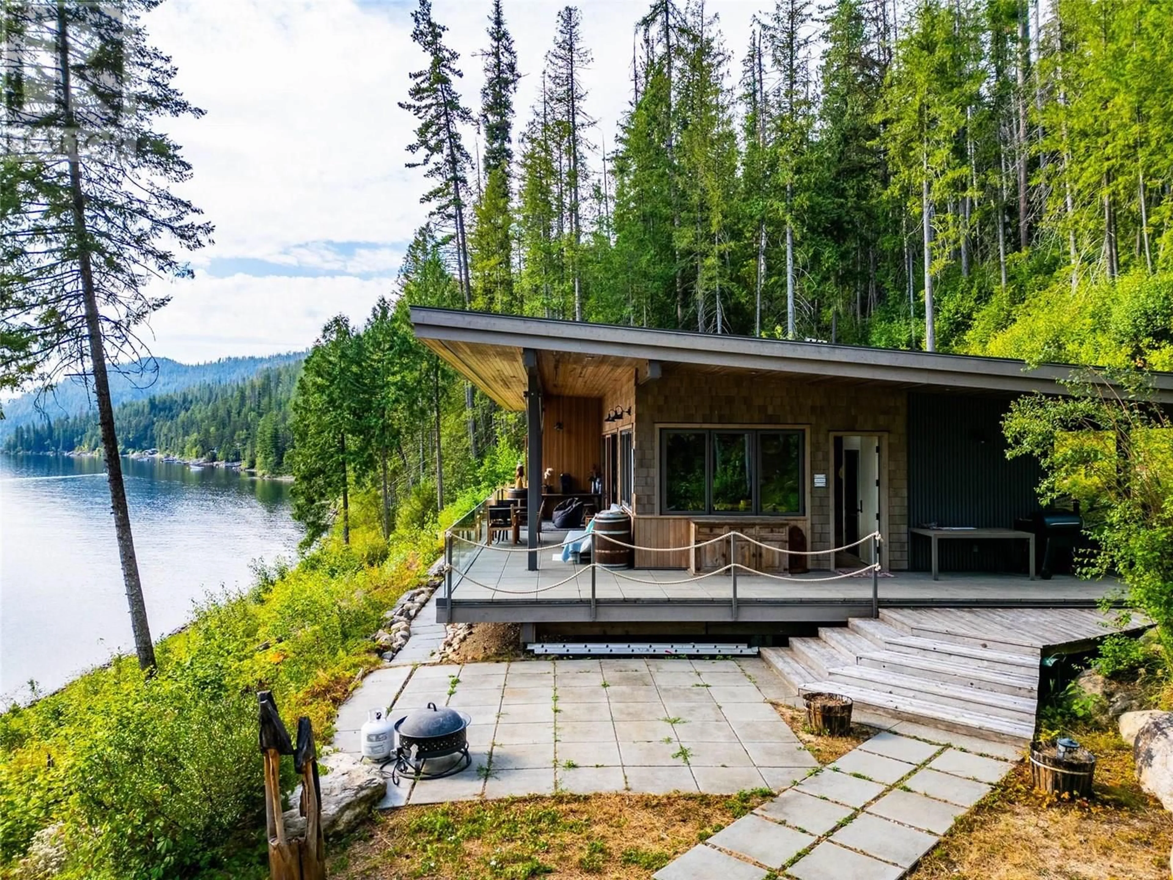 Patio, water/lake/river/ocean view for 4360 BOAT ACCESS WEST SIDE PARK, Christina Lake British Columbia V0H1E0