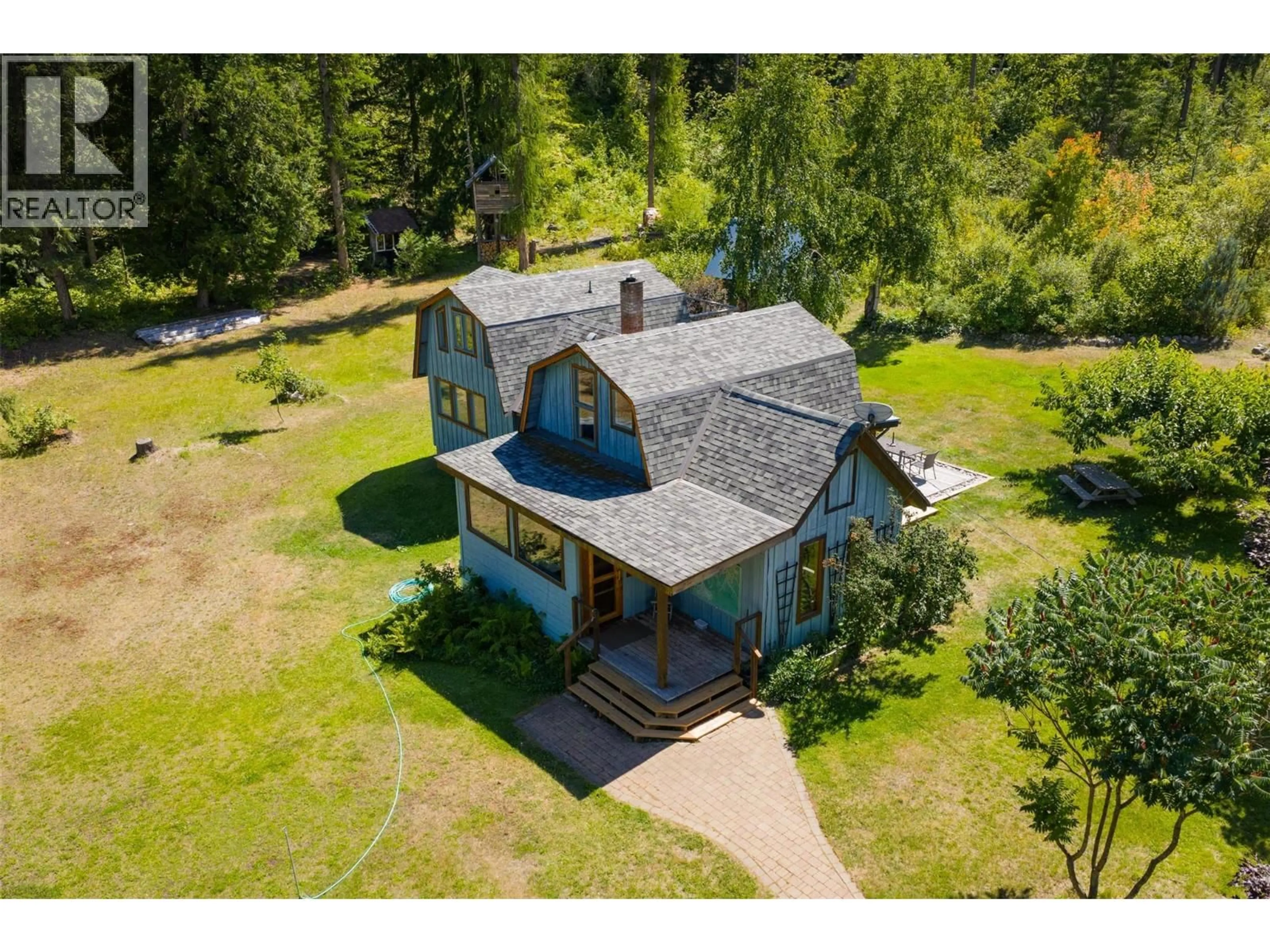 A pic from outside/outdoor area/front of a property/back of a property/a pic from drone, unknown for 6042 WOODWARD ROAD, Winlaw British Columbia V0G2G0