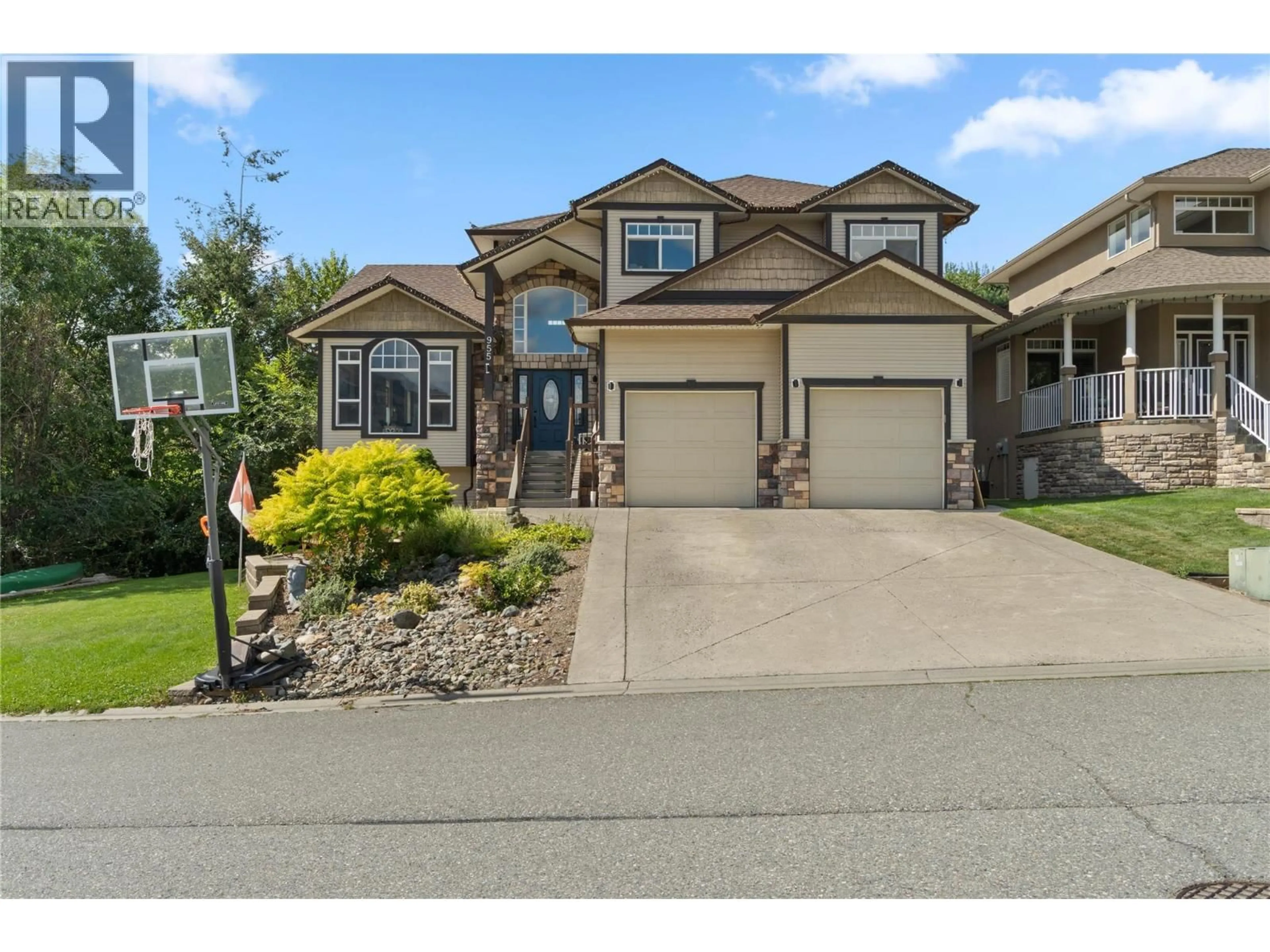 Home with vinyl exterior material, street for 955 STAGECOACH DRIVE, Kamloops British Columbia V2B0A6