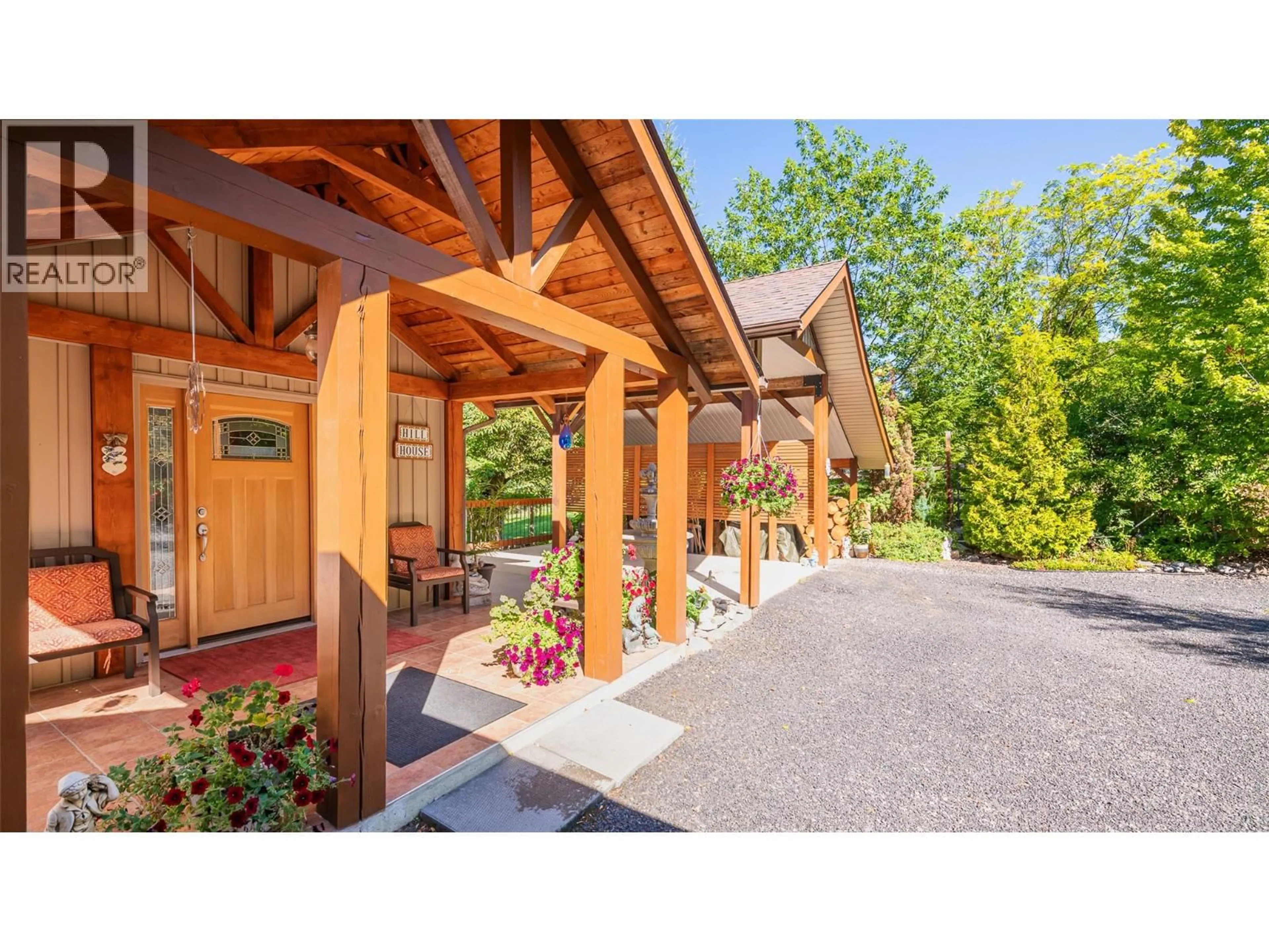 Indoor entryway for 4365 3A HIGHWAY, Wynndel British Columbia V0B2N1