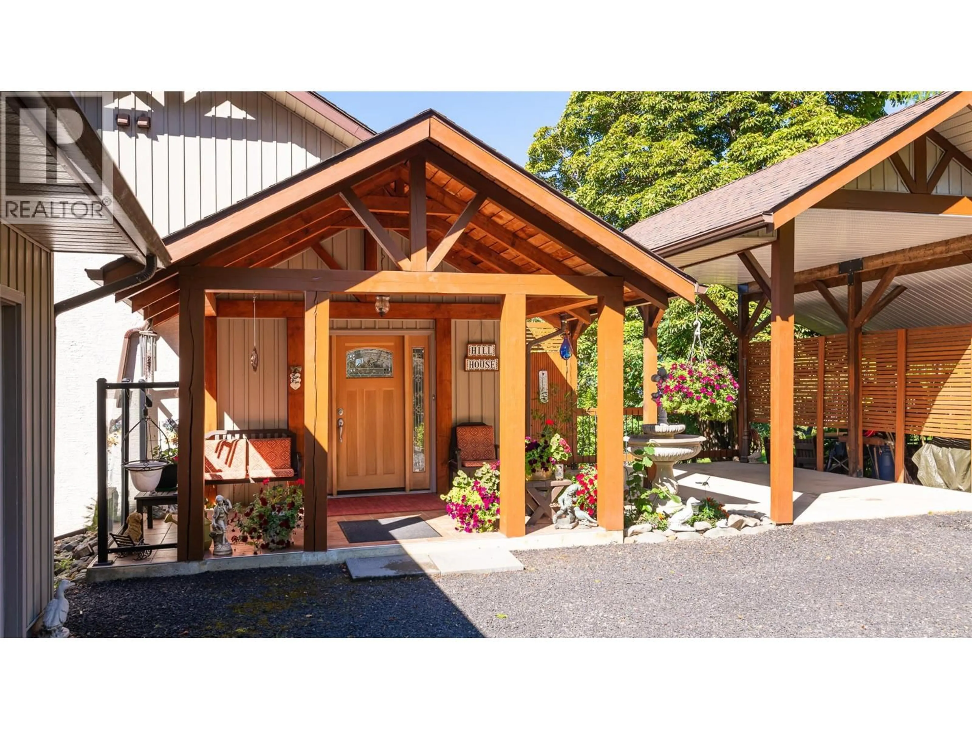 Indoor entryway for 4365 3A HIGHWAY, Wynndel British Columbia V0B2N1