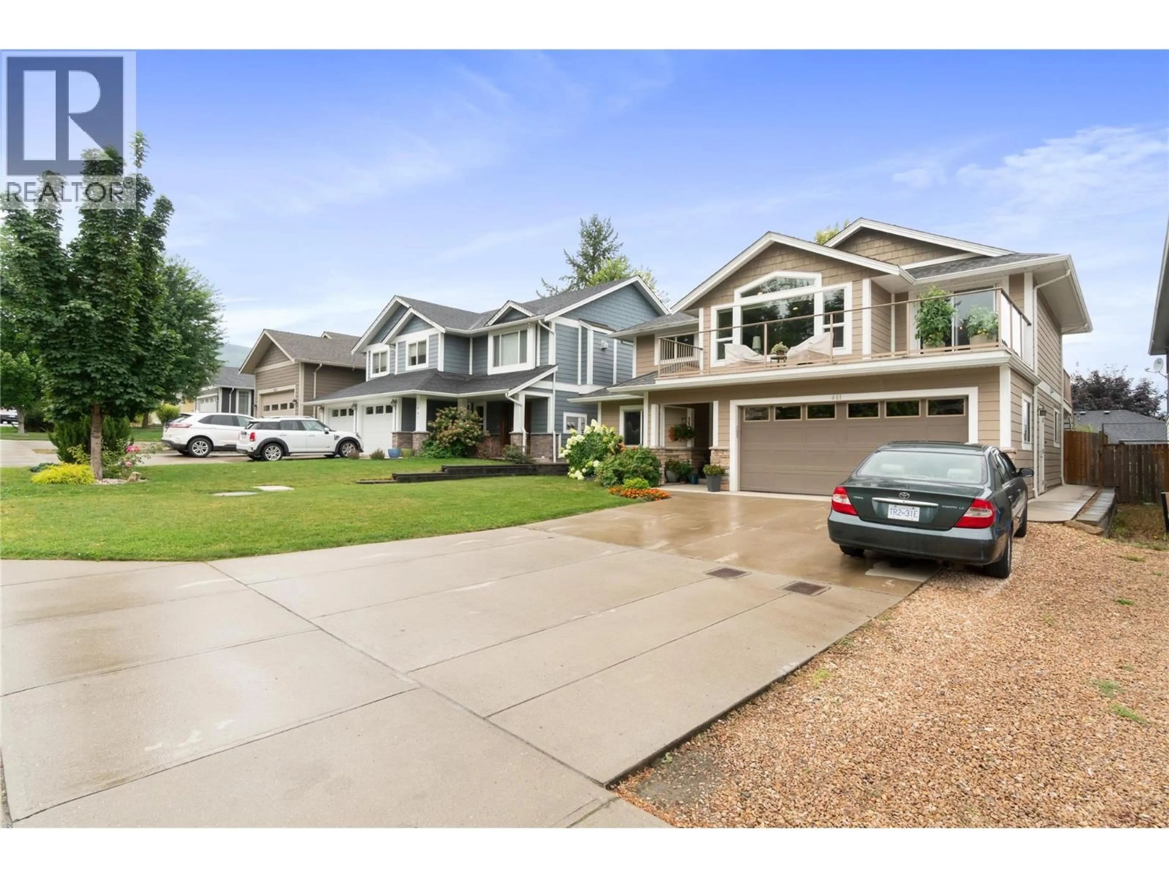 Home with vinyl exterior material, street for 461 24 STREET NORTHEAST, Salmon Arm British Columbia V1E0C2