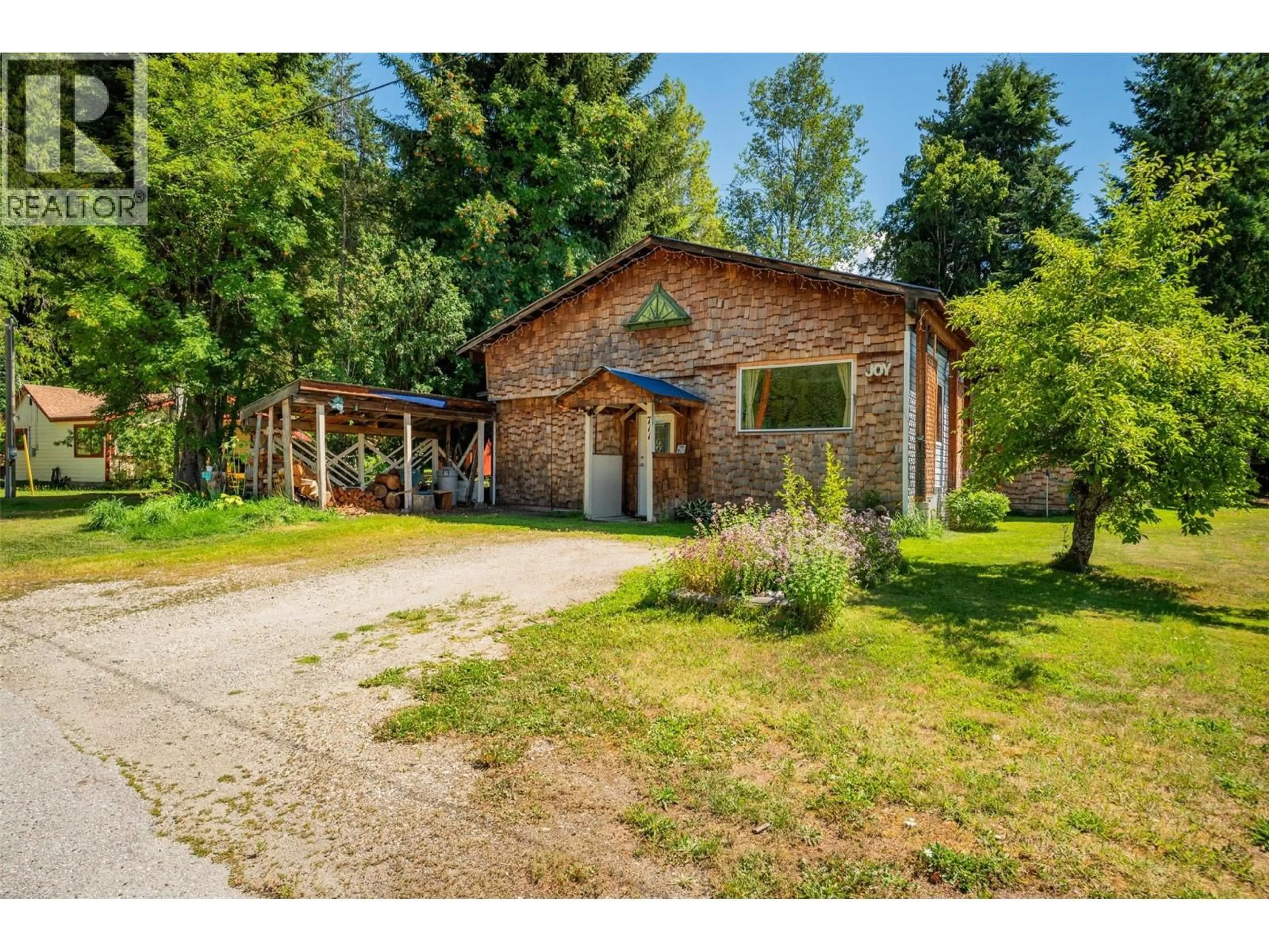 A pic from outside/outdoor area/front of a property/back of a property/a pic from drone, unknown for 711 9TH AVENUE, New Denver British Columbia V0G1S0