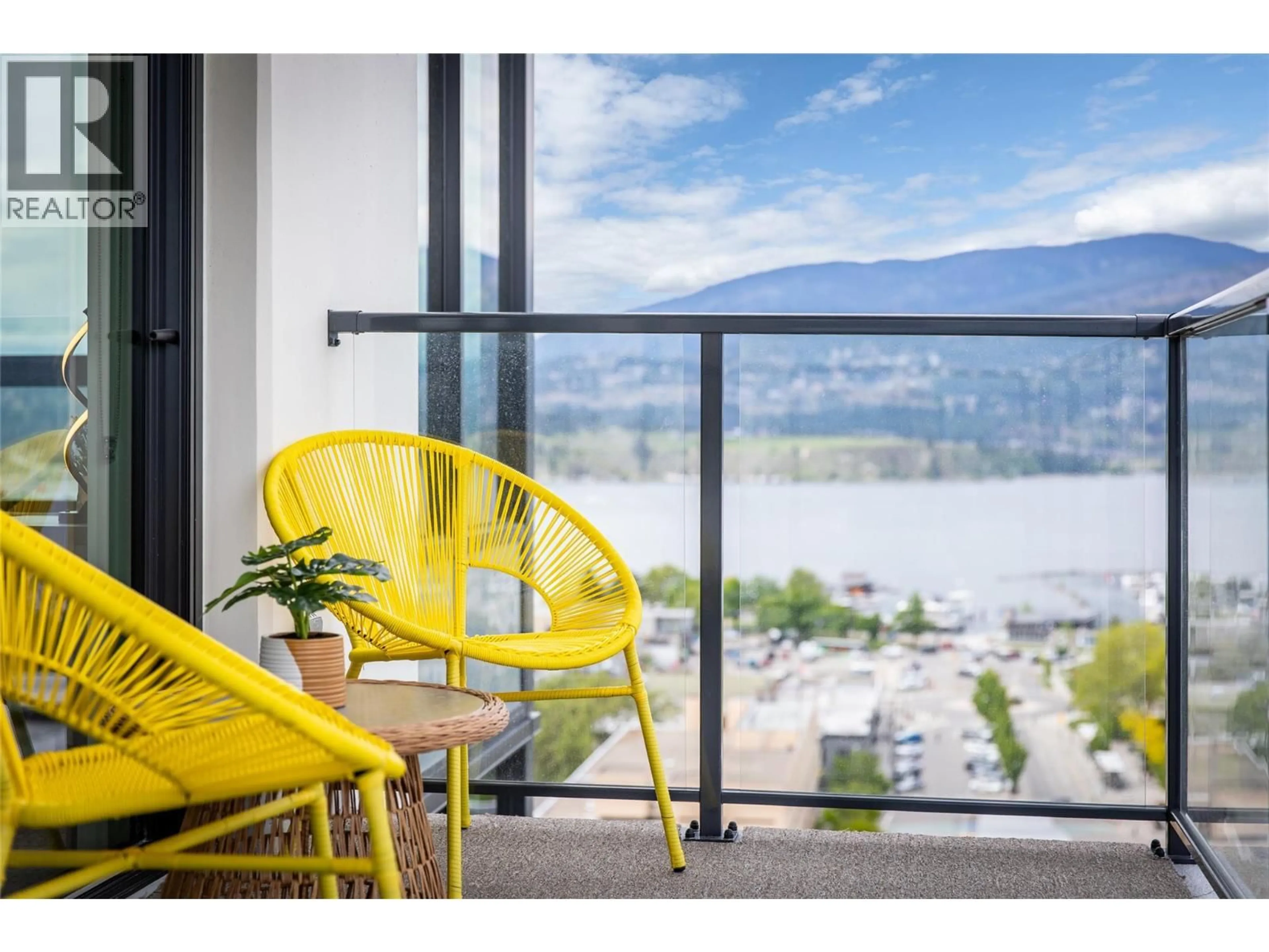Balcony in the apartment, water/lake/river/ocean view for 1608 - 1471 ST PAUL STREET, Kelowna British Columbia V1Y2E4