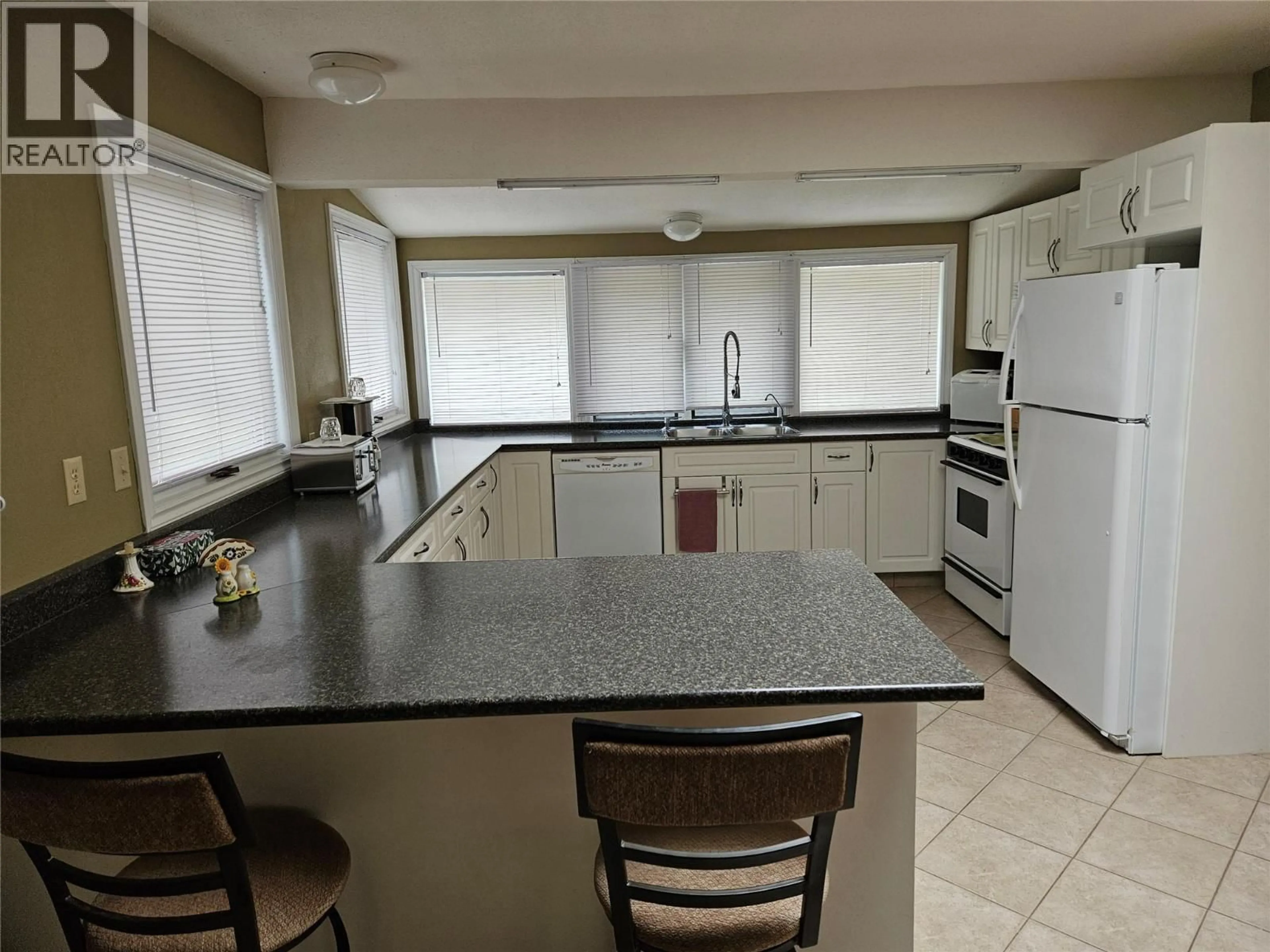 Standard kitchen, unknown for 145 MOSTYN ROAD, Arrow Park British Columbia V0G1R1