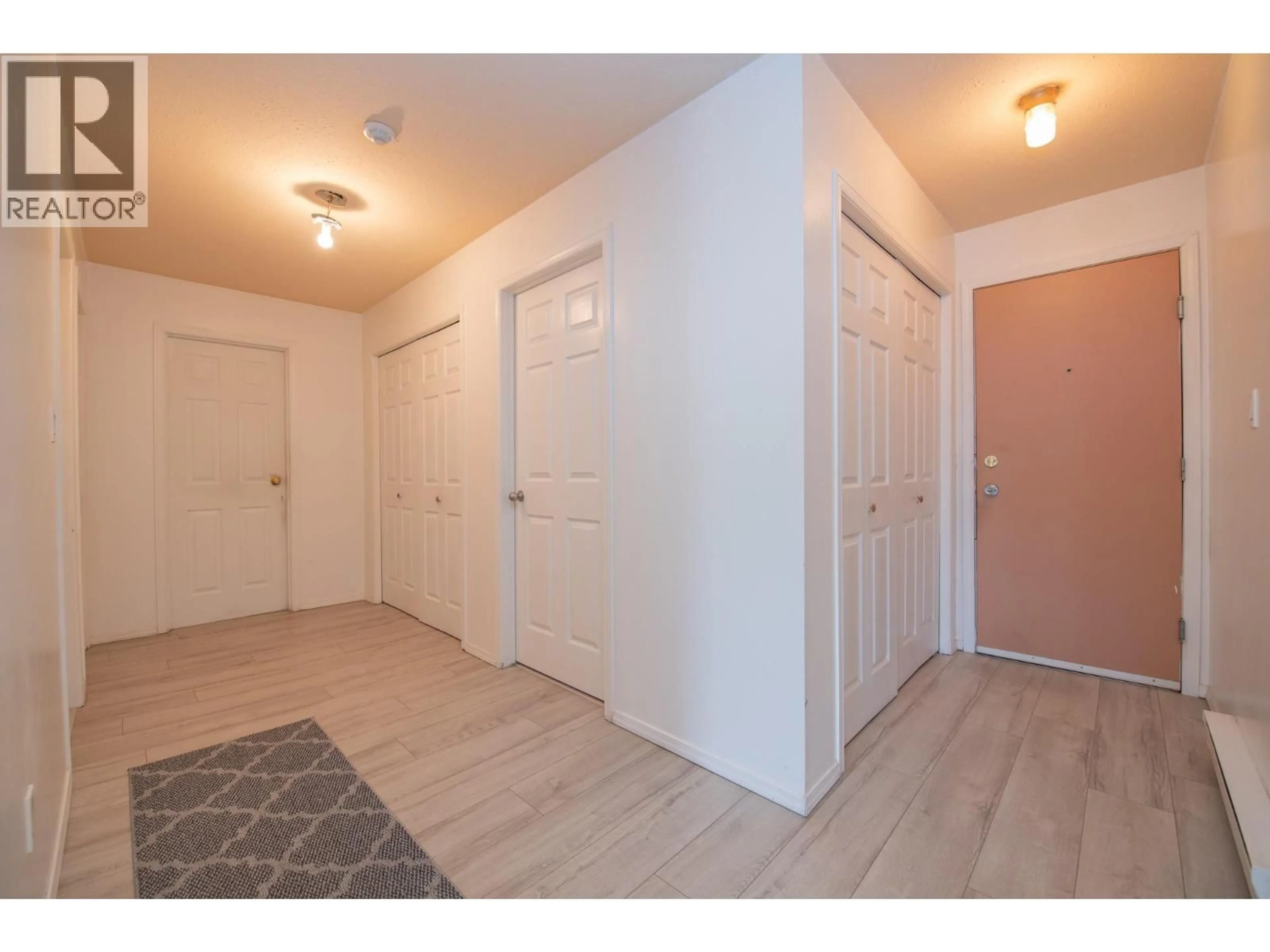 Indoor entryway for 214 - 3304 35 AVENUE, Vernon British Columbia V1T8M6