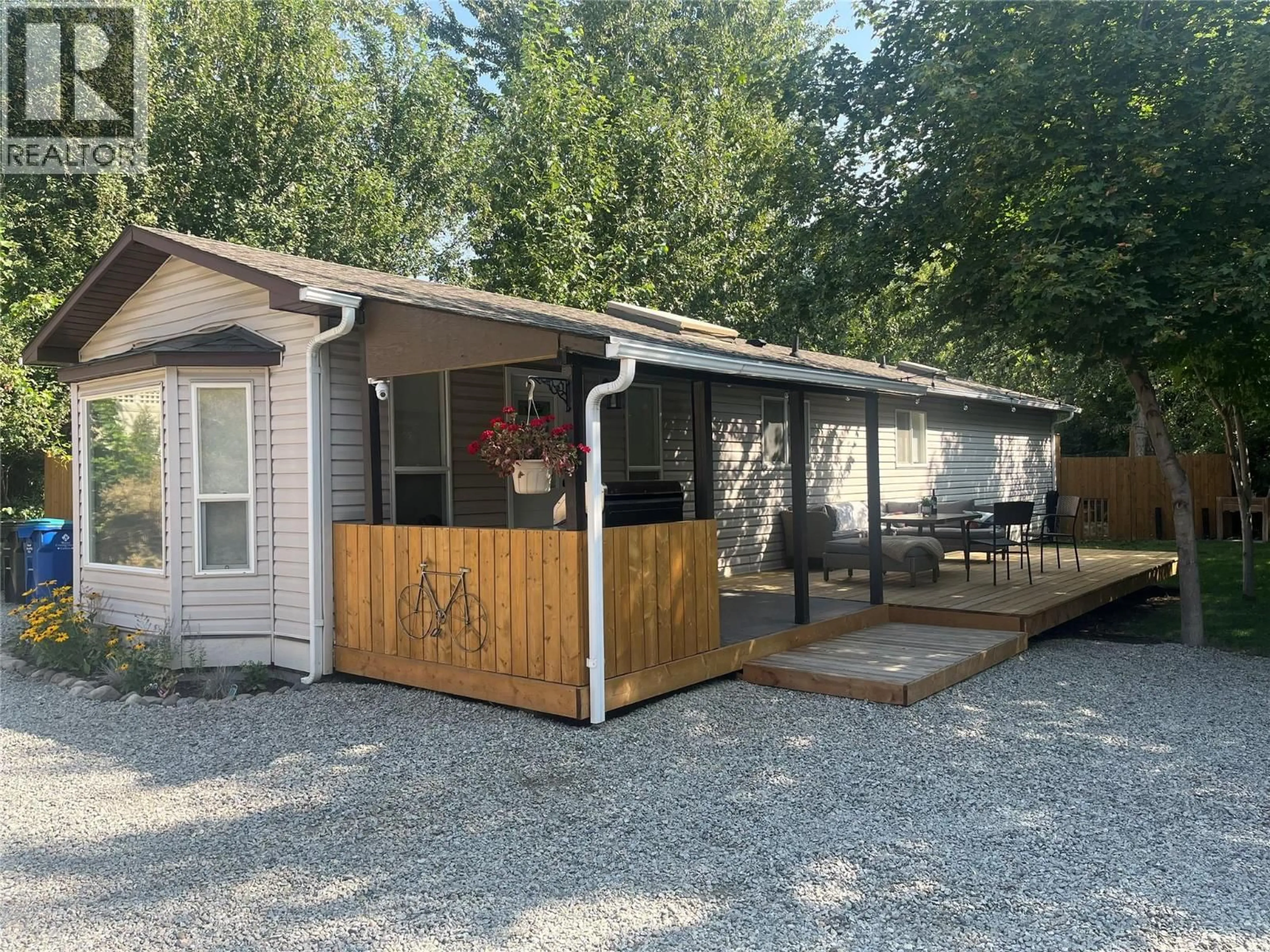 Patio, street for 1987 ELKRIDGE PLACE, Westbank British Columbia V4T3K1