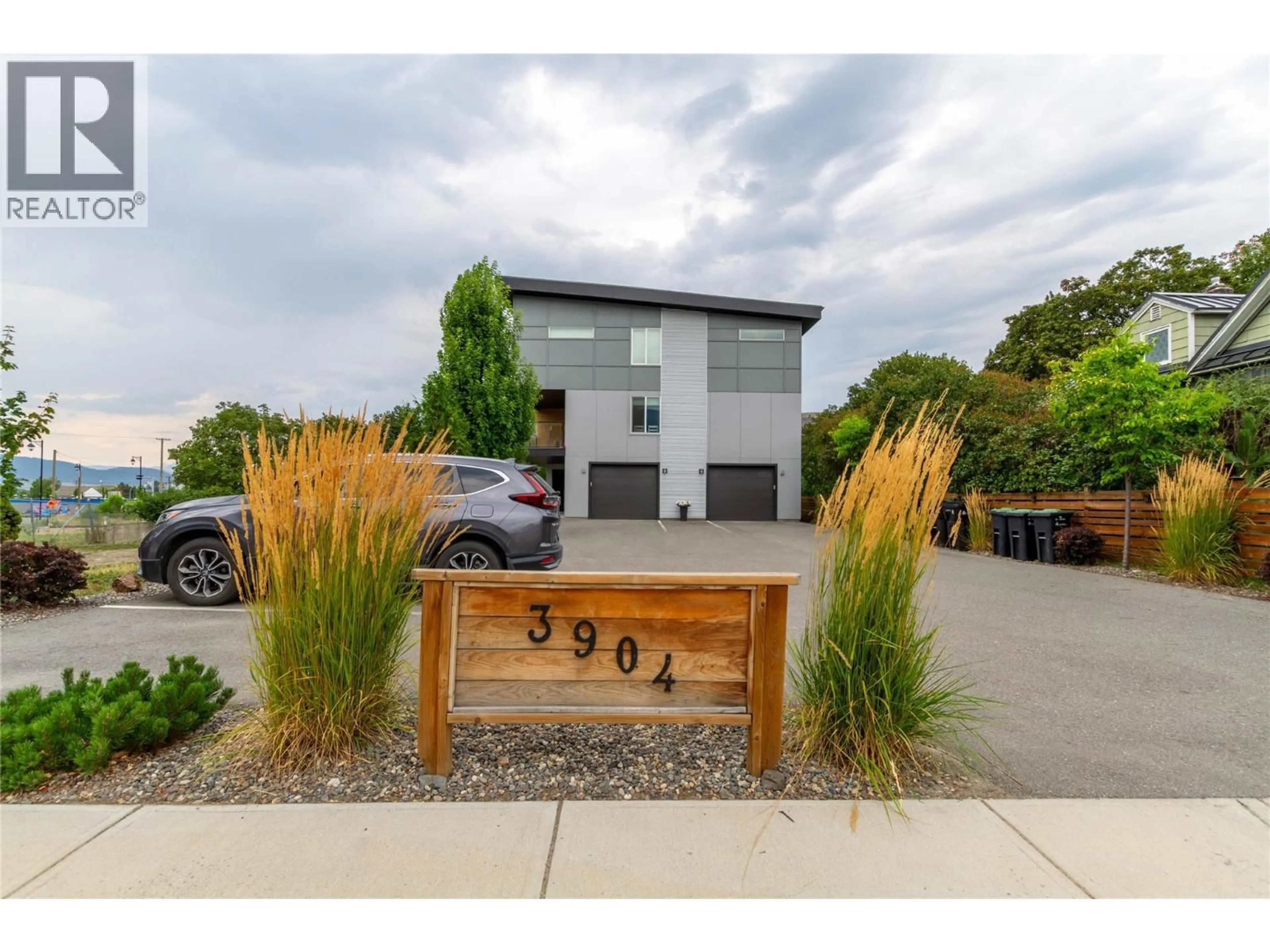 A pic from outside/outdoor area/front of a property/back of a property/a pic from drone, street for 4 - 3904 29 STREET, Vernon British Columbia V1T5B4