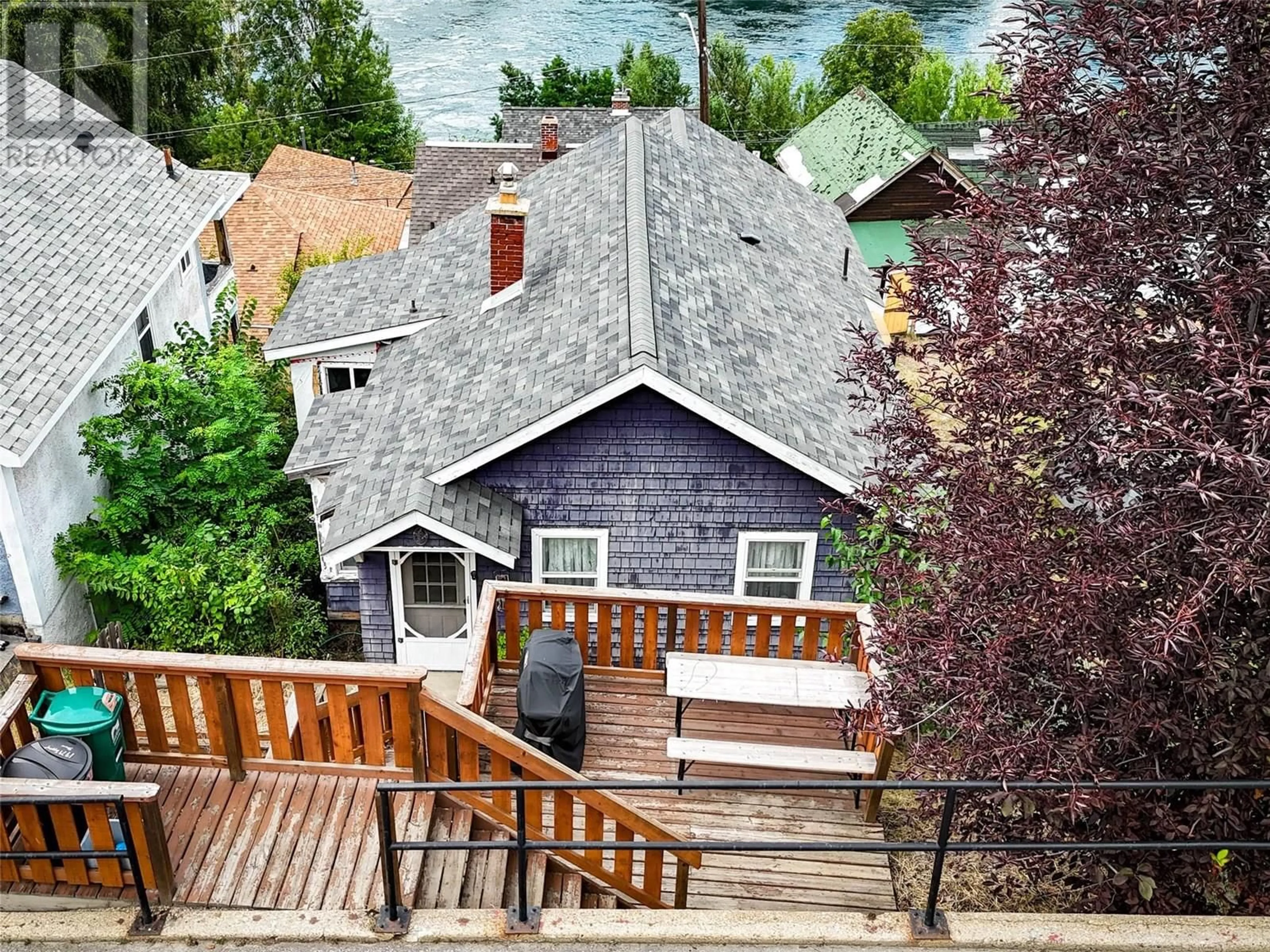 A pic from outside/outdoor area/front of a property/back of a property/a pic from drone, water/lake/river/ocean view for 1979 TOPPING STREET, Trail British Columbia V1R4G6