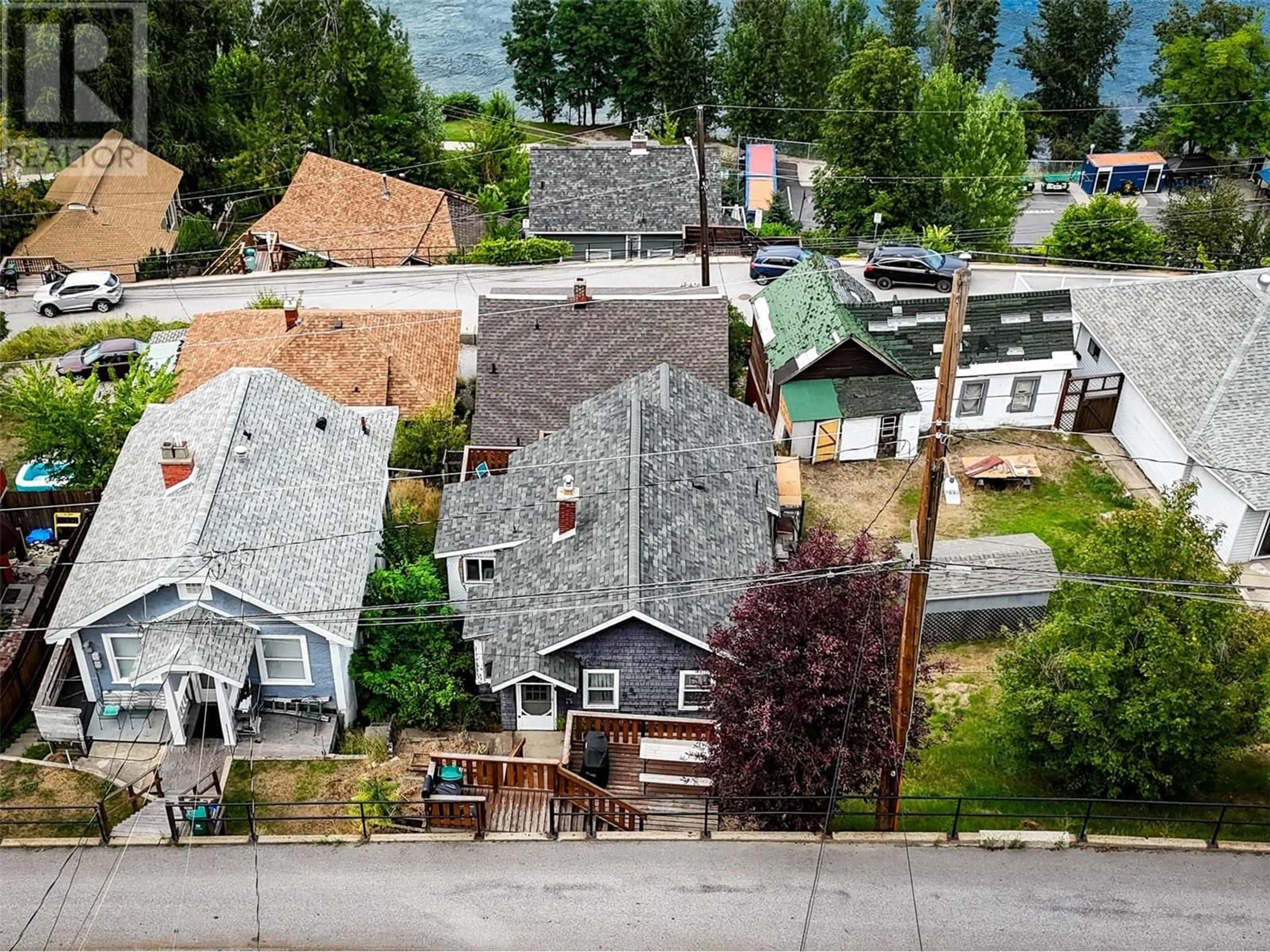 A pic from outside/outdoor area/front of a property/back of a property/a pic from drone, street for 1979 TOPPING STREET, Trail British Columbia V1R4G6