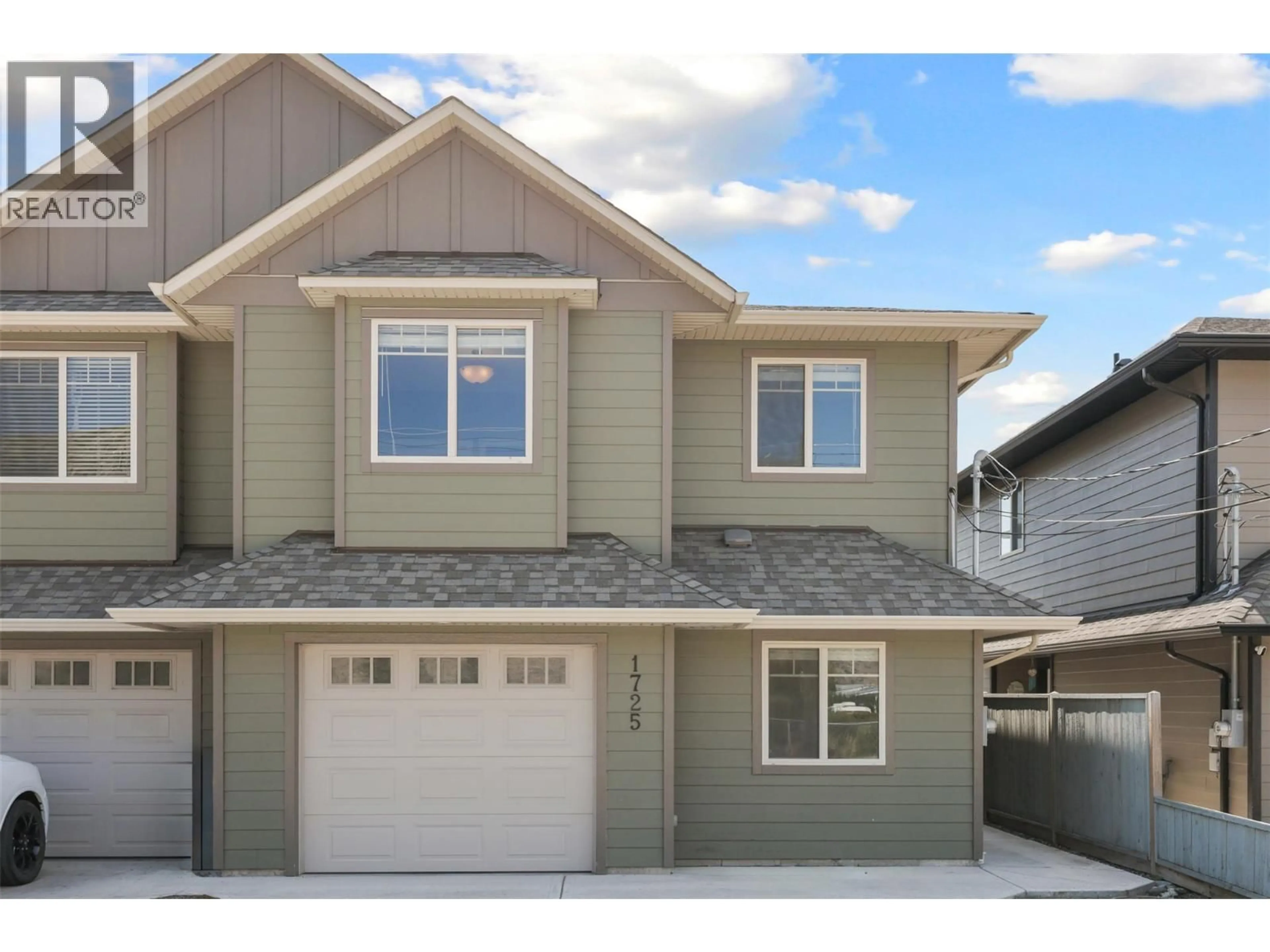 Home with vinyl exterior material, street for 1725 PARKCREST AVENUE, Kamloops British Columbia V2B4W8