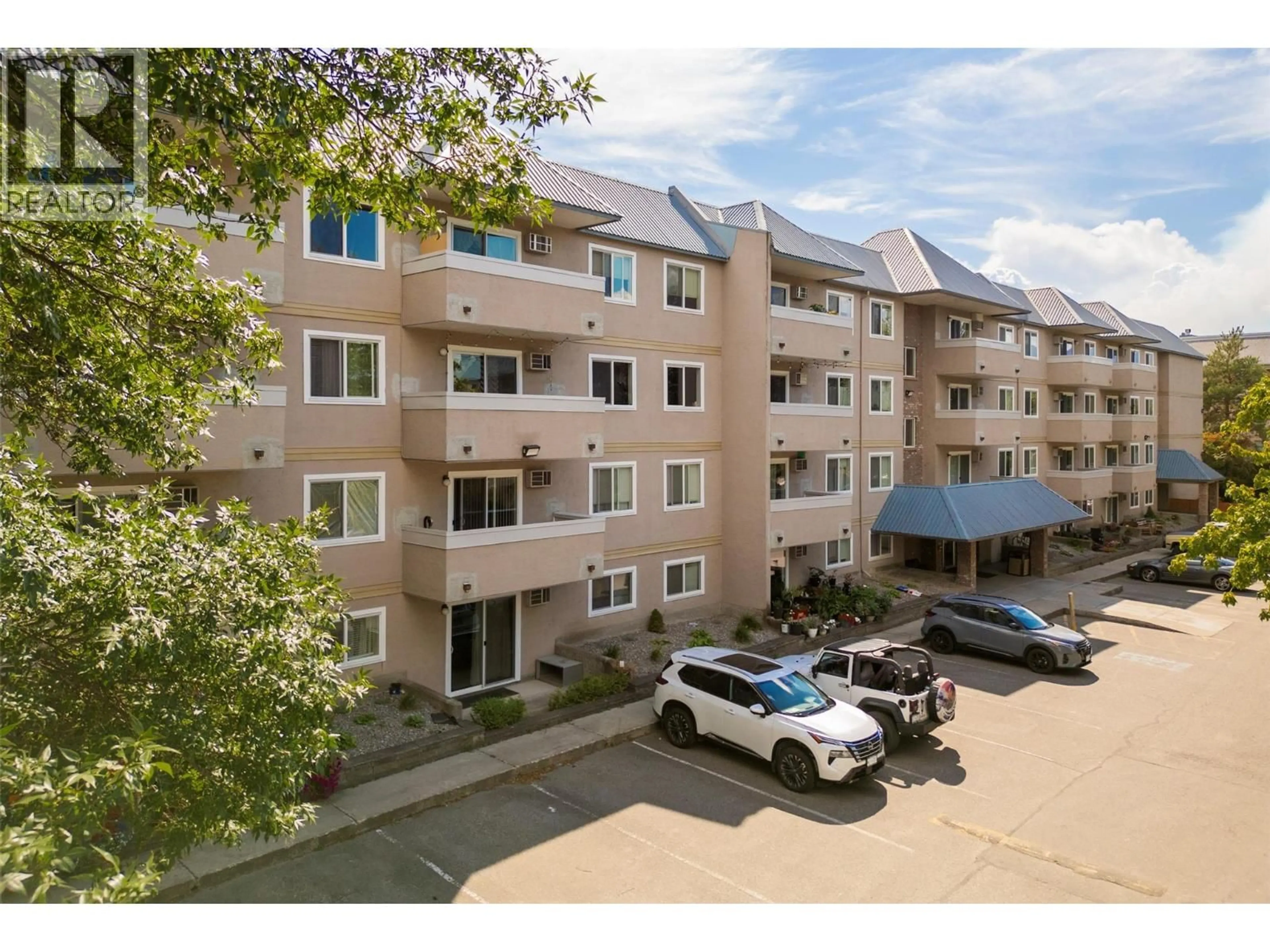 A pic from outside/outdoor area/front of a property/back of a property/a pic from drone, unknown for 407 - 3180 DE MONTREUIL COURT, Kelowna British Columbia V1W3W4
