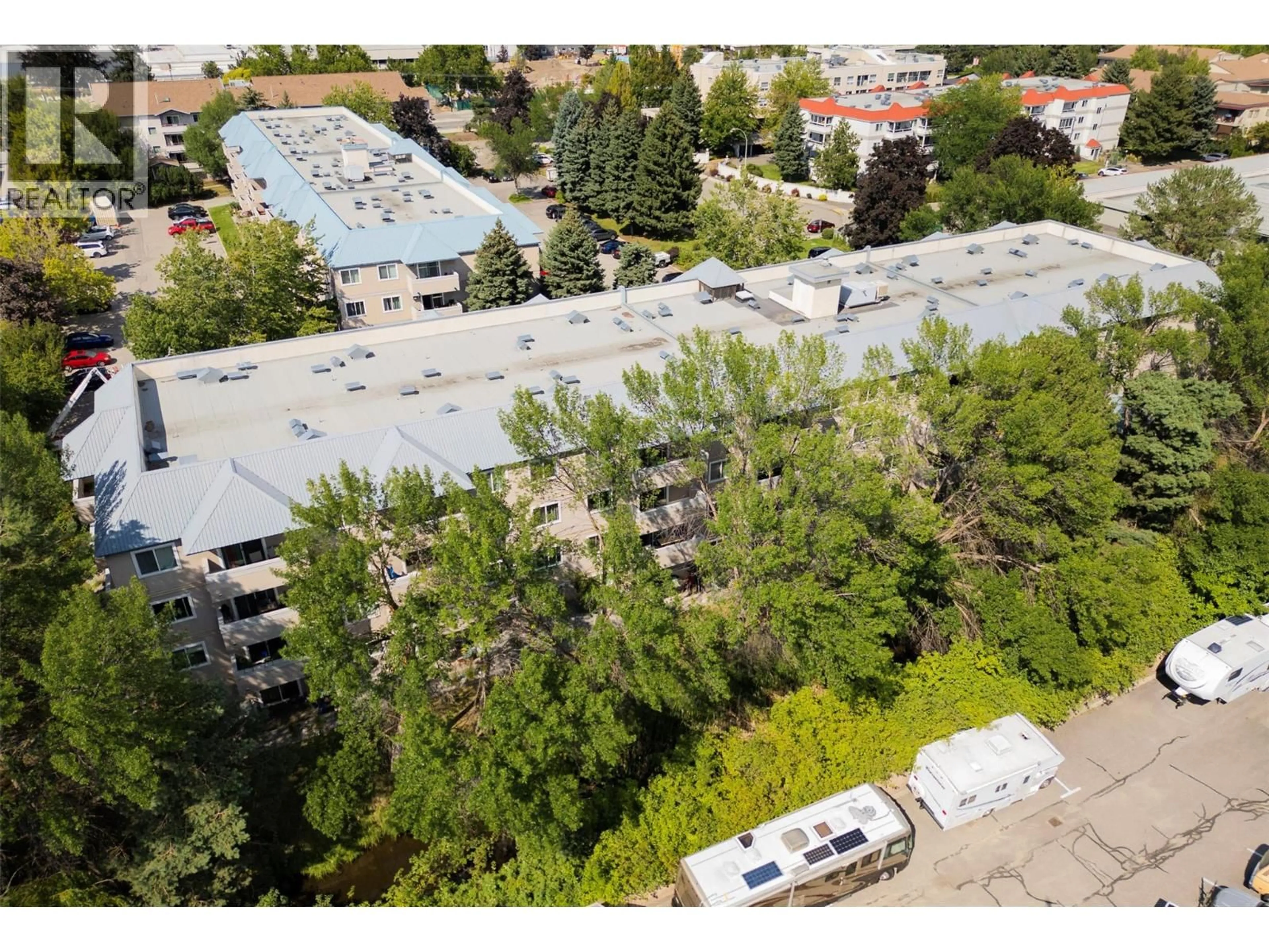 A pic from outside/outdoor area/front of a property/back of a property/a pic from drone, unknown for 407 - 3180 DE MONTREUIL COURT, Kelowna British Columbia V1W3W4