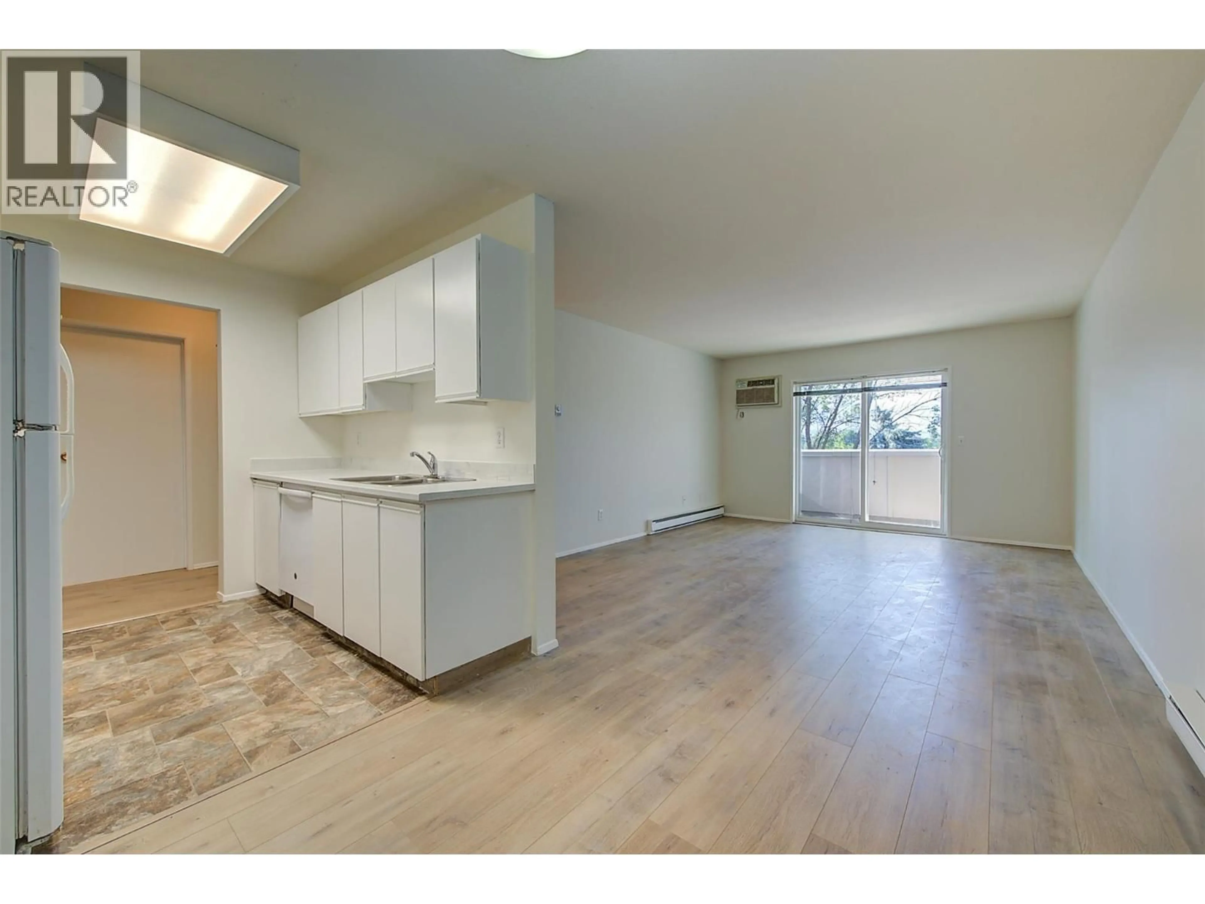 A pic of a room for 407 - 3180 DE MONTREUIL COURT, Kelowna British Columbia V1W3W4