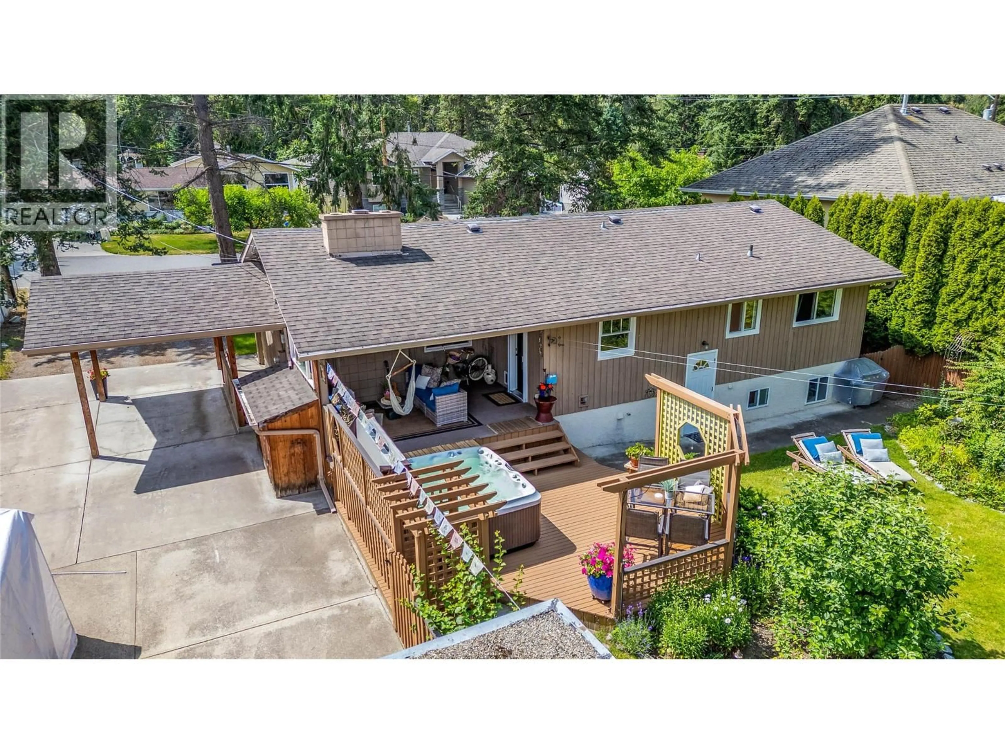 A pic from outside/outdoor area/front of a property/back of a property/a pic from drone, unknown for 824 RAYMER ROAD, Kelowna British Columbia V1W1J8