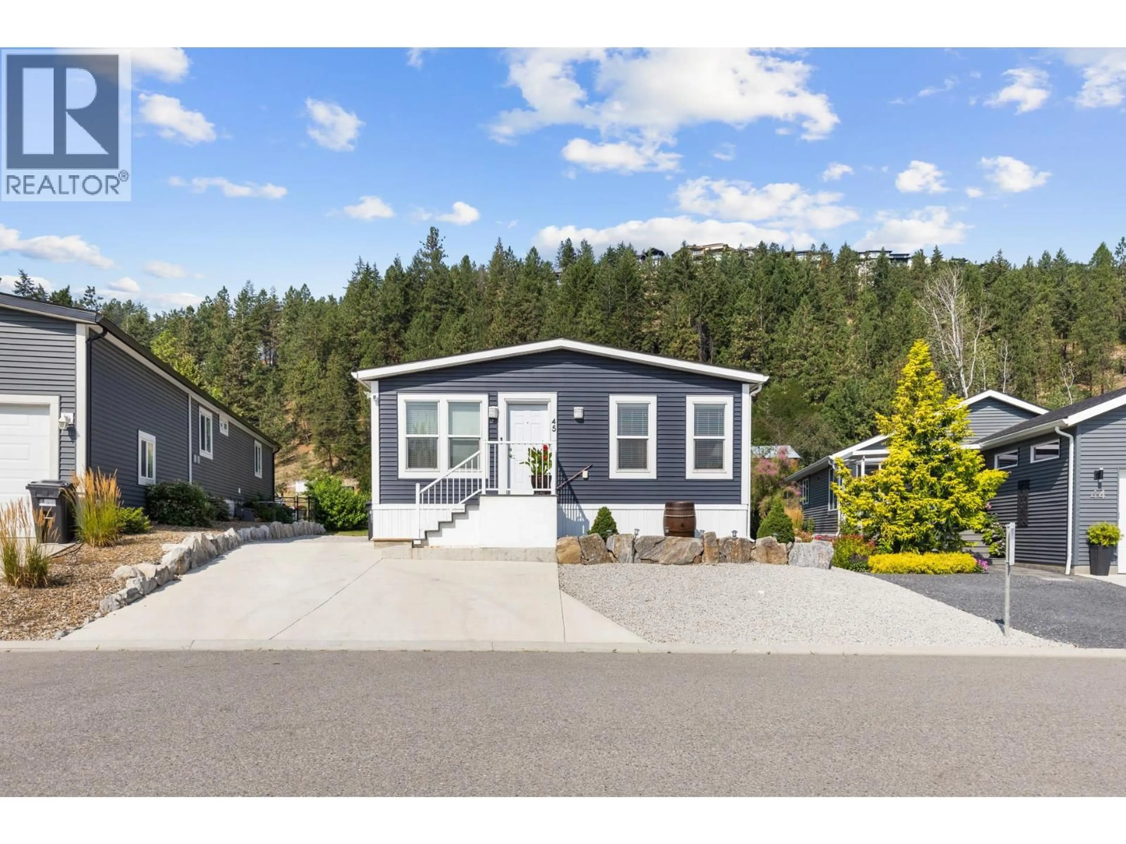 Home with vinyl exterior material, street for 45 - 1835 NANCEE WAY COURT, West Kelowna British Columbia V1Z4C1