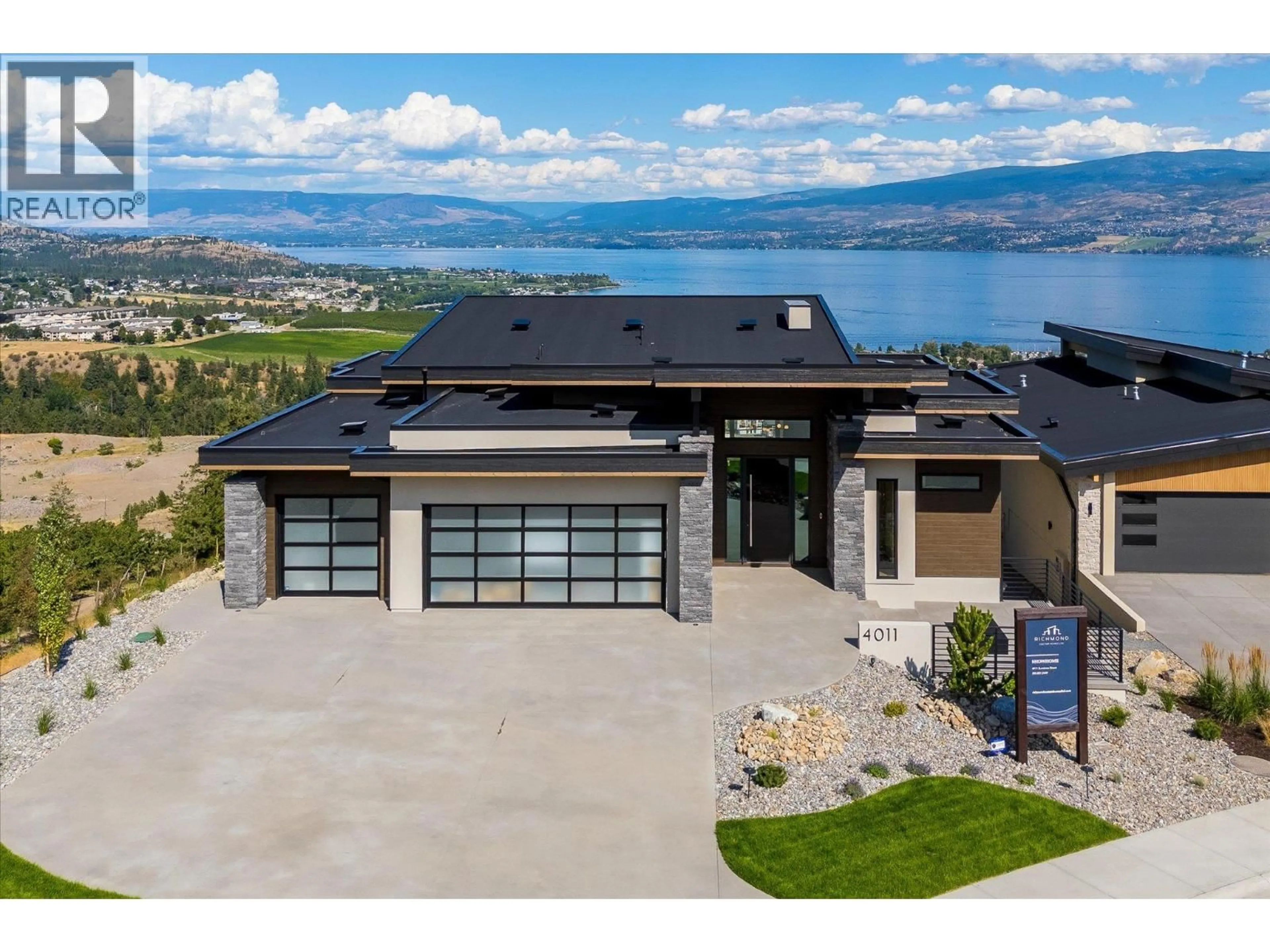 Home with vinyl exterior material, water/lake/river/ocean view for 4011 SUNSTONE STREET, West Kelowna British Columbia V4T2K6