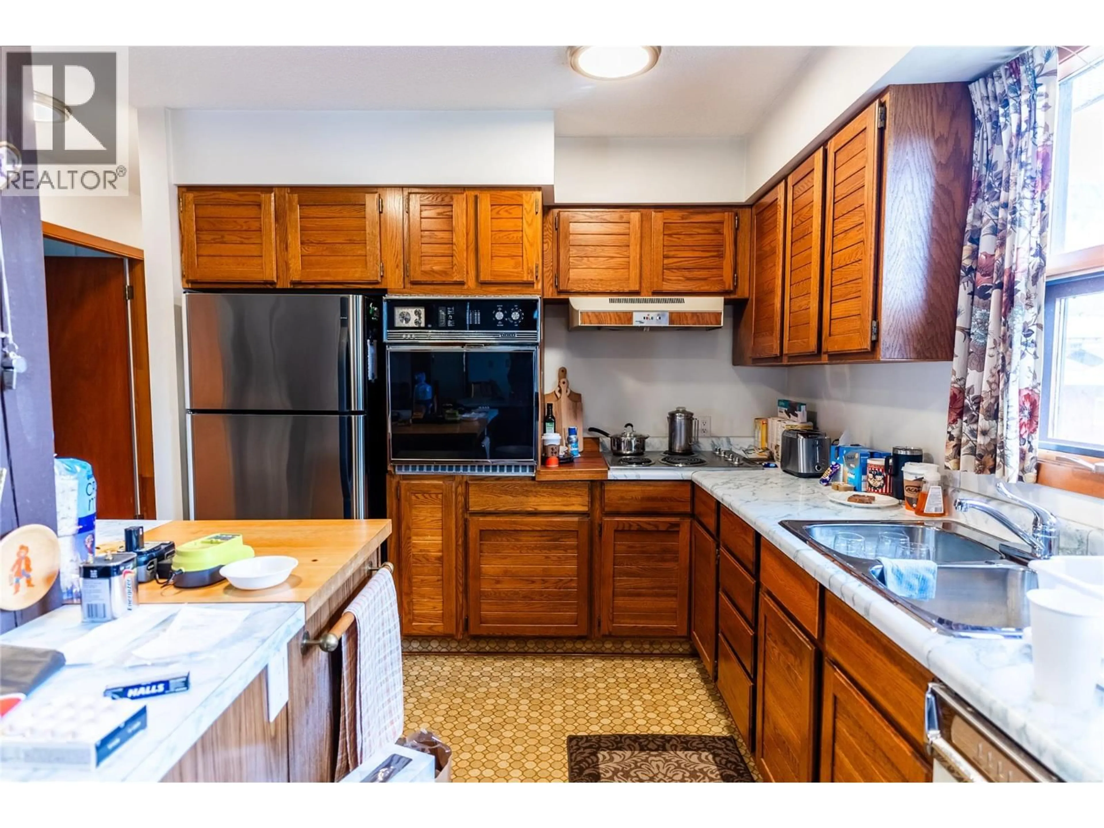 Standard kitchen, unknown for 108 FORD STREET, Revelstoke British Columbia V0E2S0