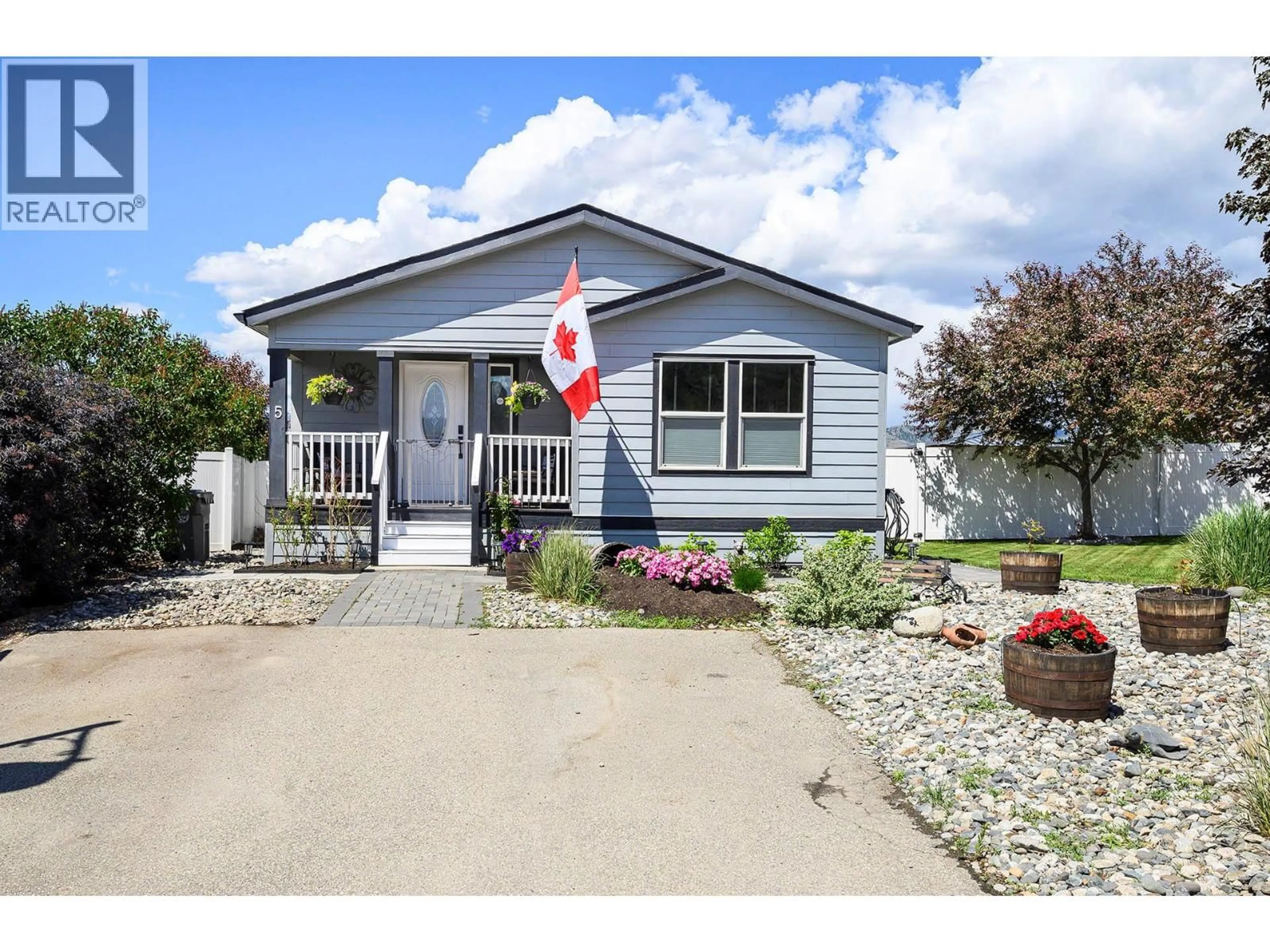 Home with vinyl exterior material, street for 5 - 1030 RICARDO ROAD, Kamloops British Columbia V2H0C7
