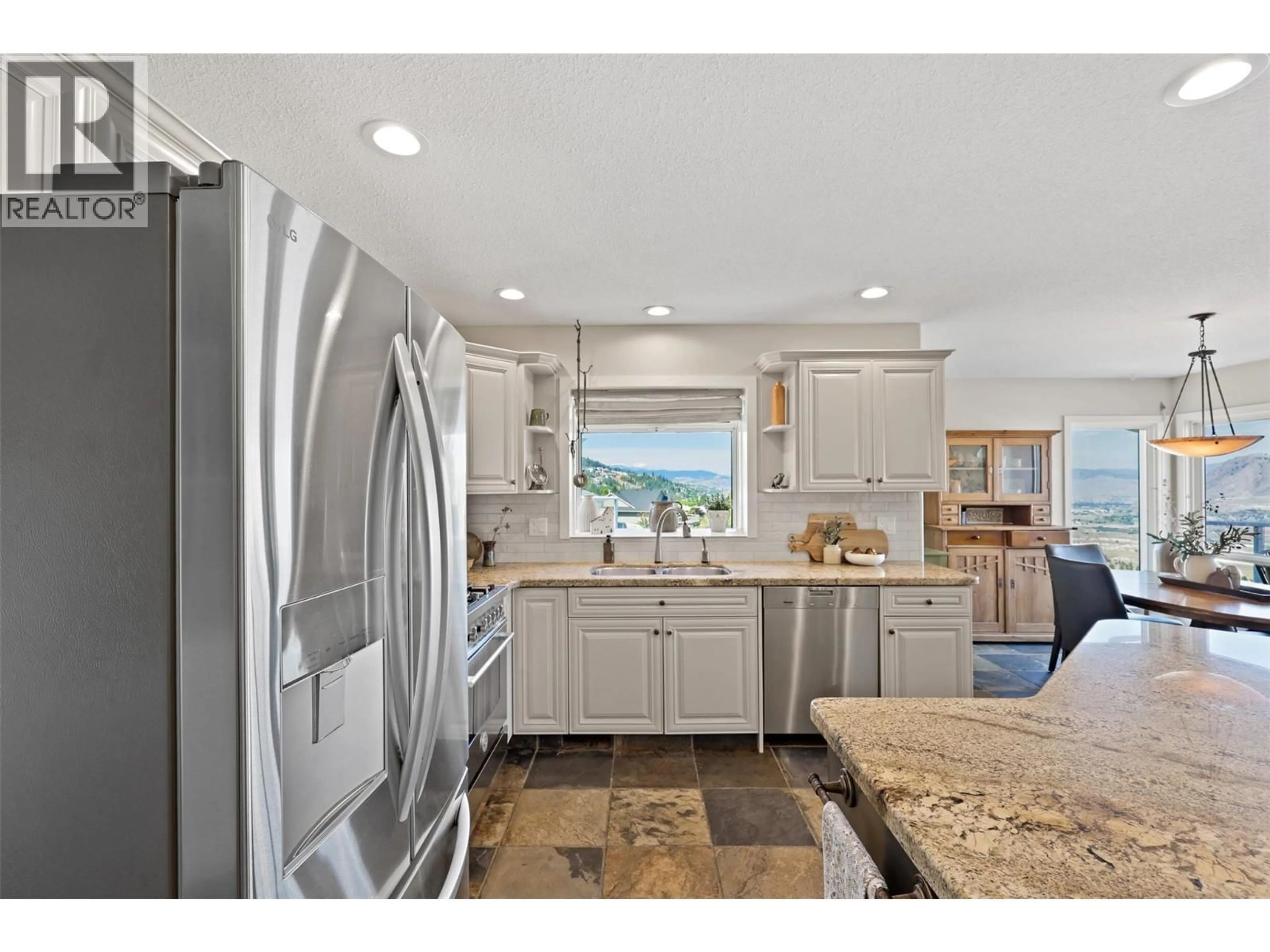 Open concept kitchen, ceramic/tile floor for 21 - 2630 NECHAKO DRIVE, Kamloops British Columbia V2E2C9
