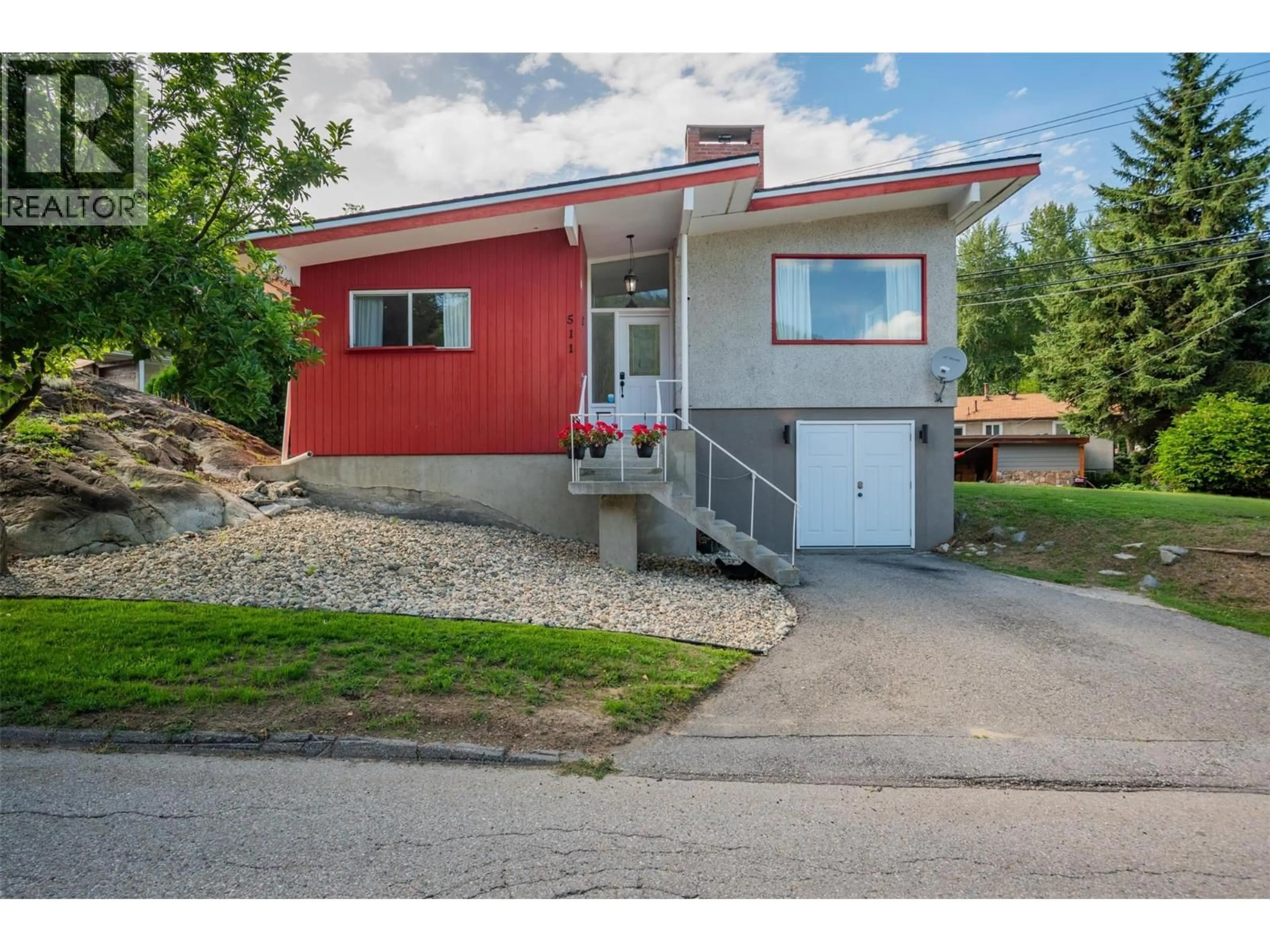 Home with vinyl exterior material, street for 511 FORREST DRIVE, Warfield British Columbia V1R2H3