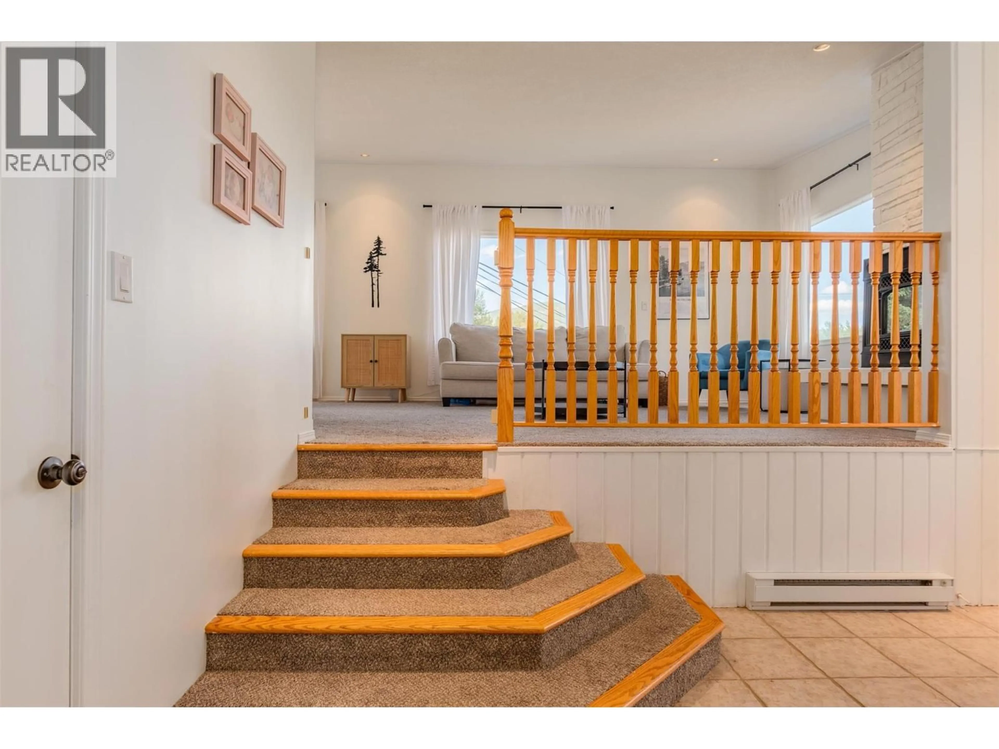 Indoor foyer for 511 FORREST DRIVE, Warfield British Columbia V1R2H3