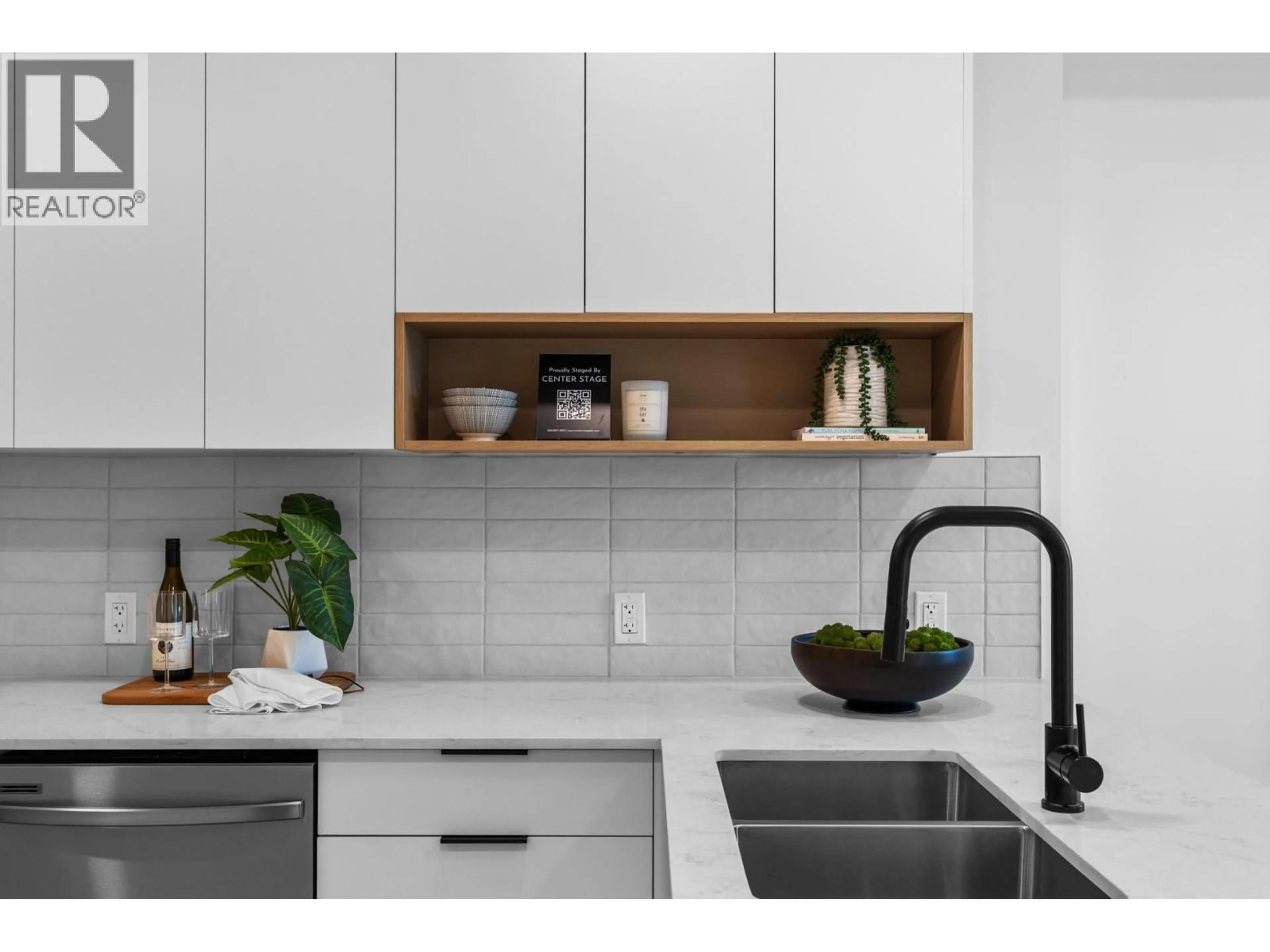 Contemporary kitchen, ceramic/tile floor for 403 - 620 CORONATION AVENUE, Kelowna British Columbia V1Y7A1