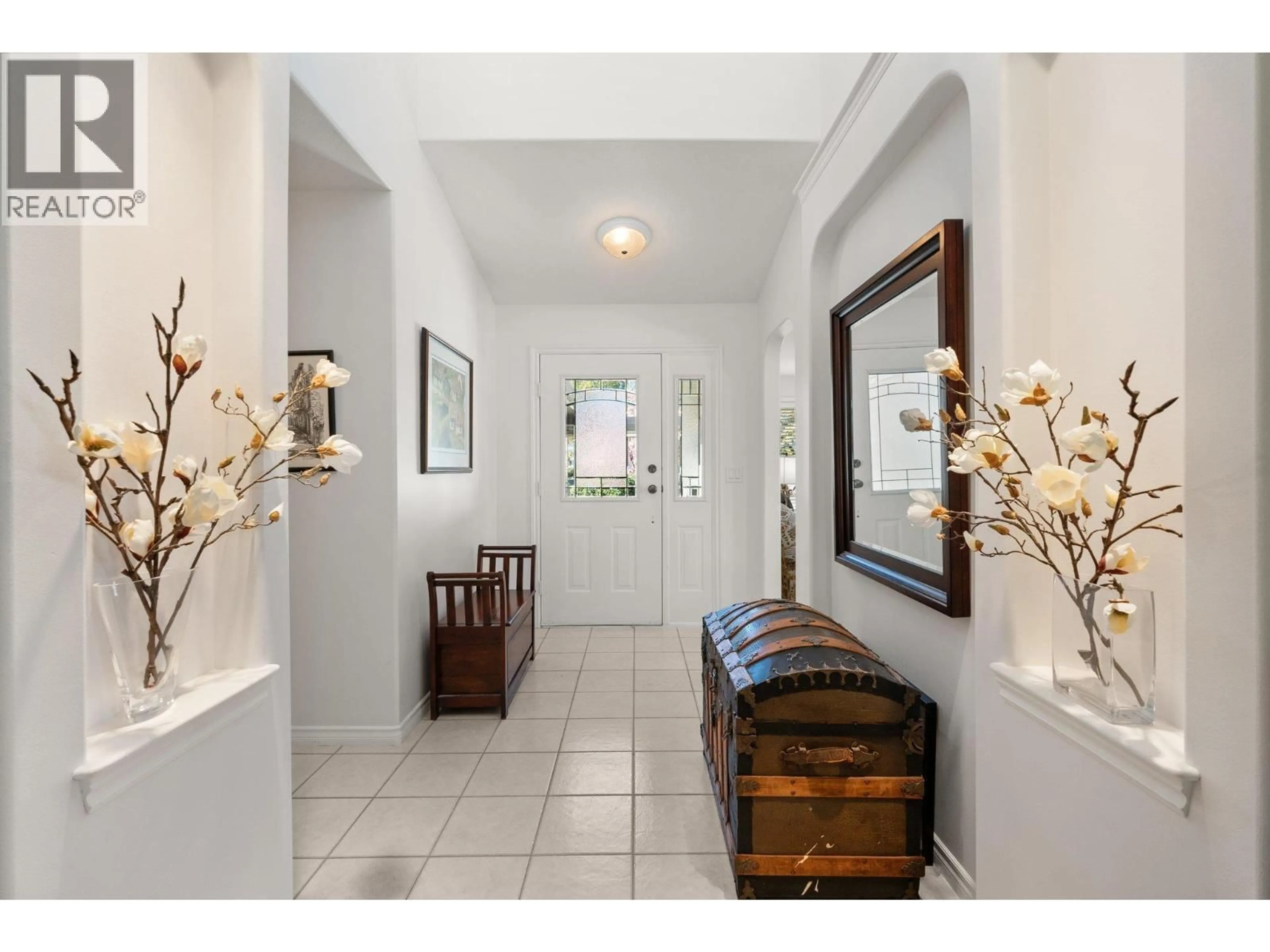 Indoor entryway for 3889 GALLAGHERS OTHER, Kelowna British Columbia V1W3Z9