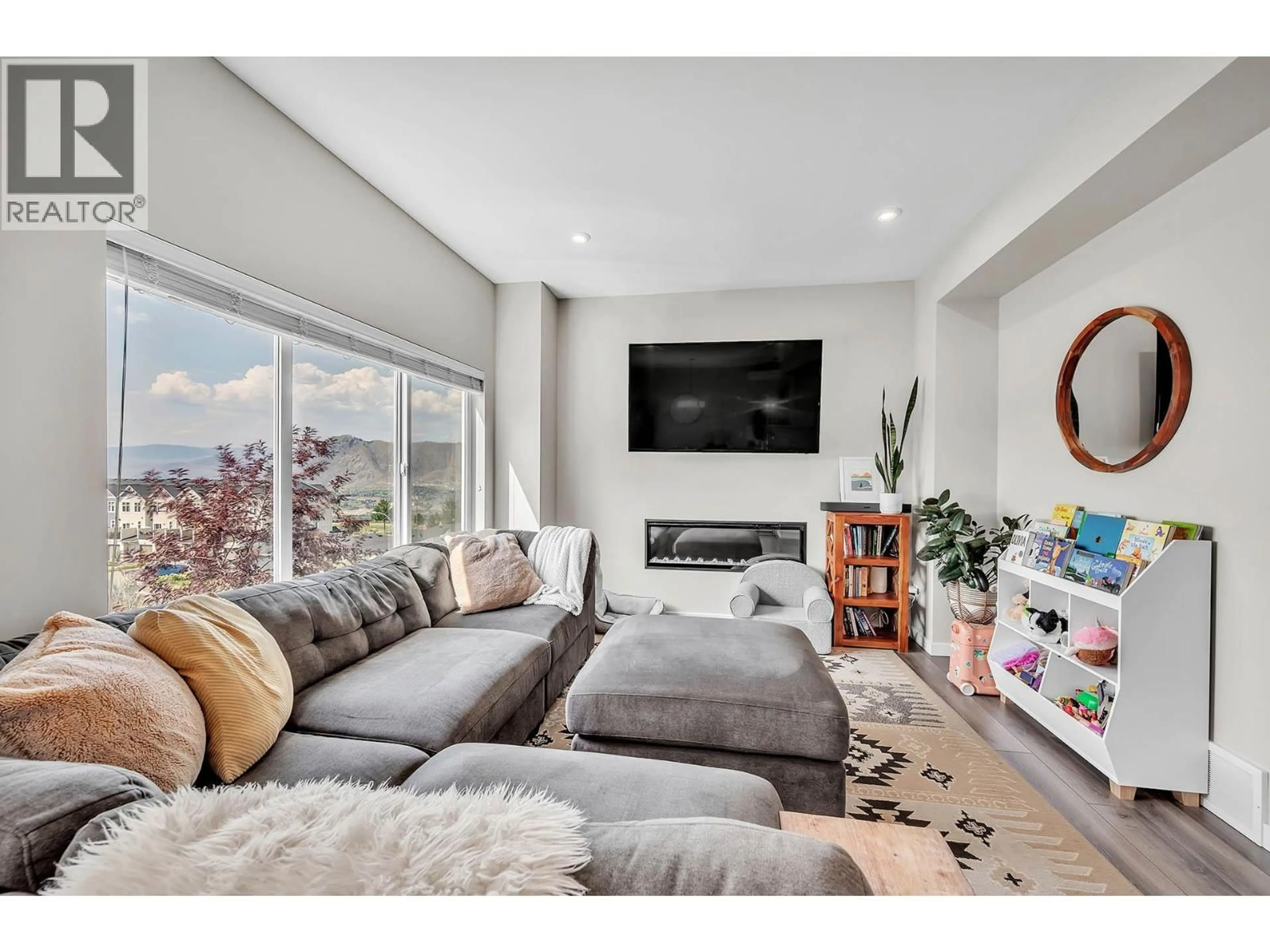 Living room with furniture, unknown for 116 - 1993 QU'APPELLE BOULEVARD, Kamloops British Columbia V2E0C2