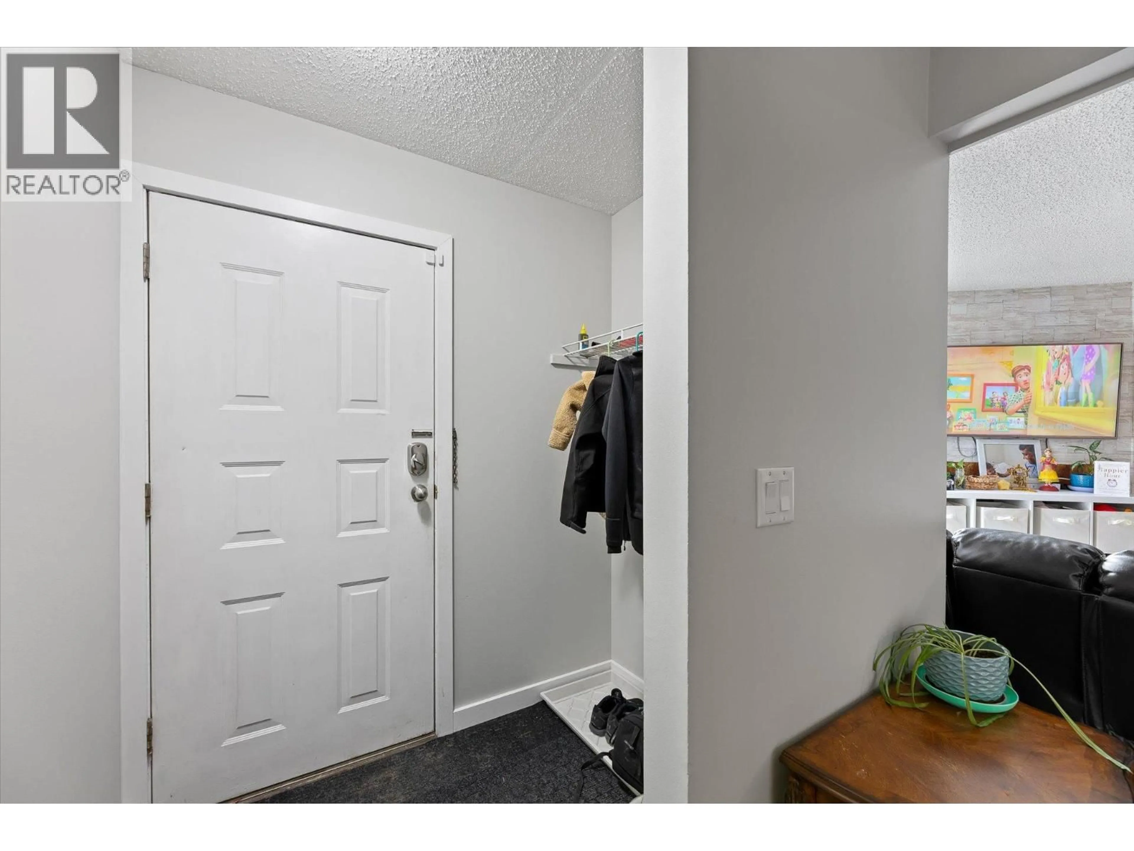 Indoor entryway for 409 - 2100 43 AVENUE, Vernon British Columbia V1T3K5