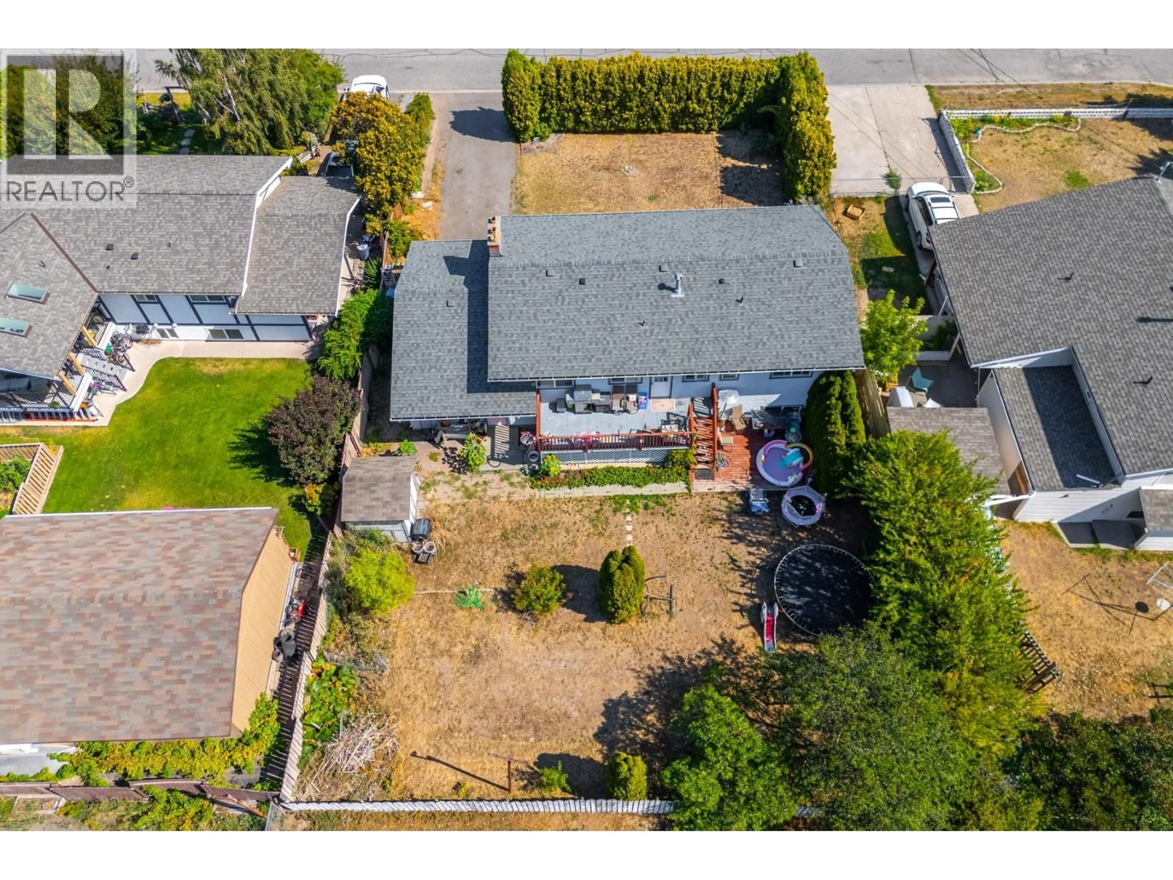 A pic from outside/outdoor area/front of a property/back of a property/a pic from drone, street for 2752 GRANITE PLACE, Merritt British Columbia V1K1B8