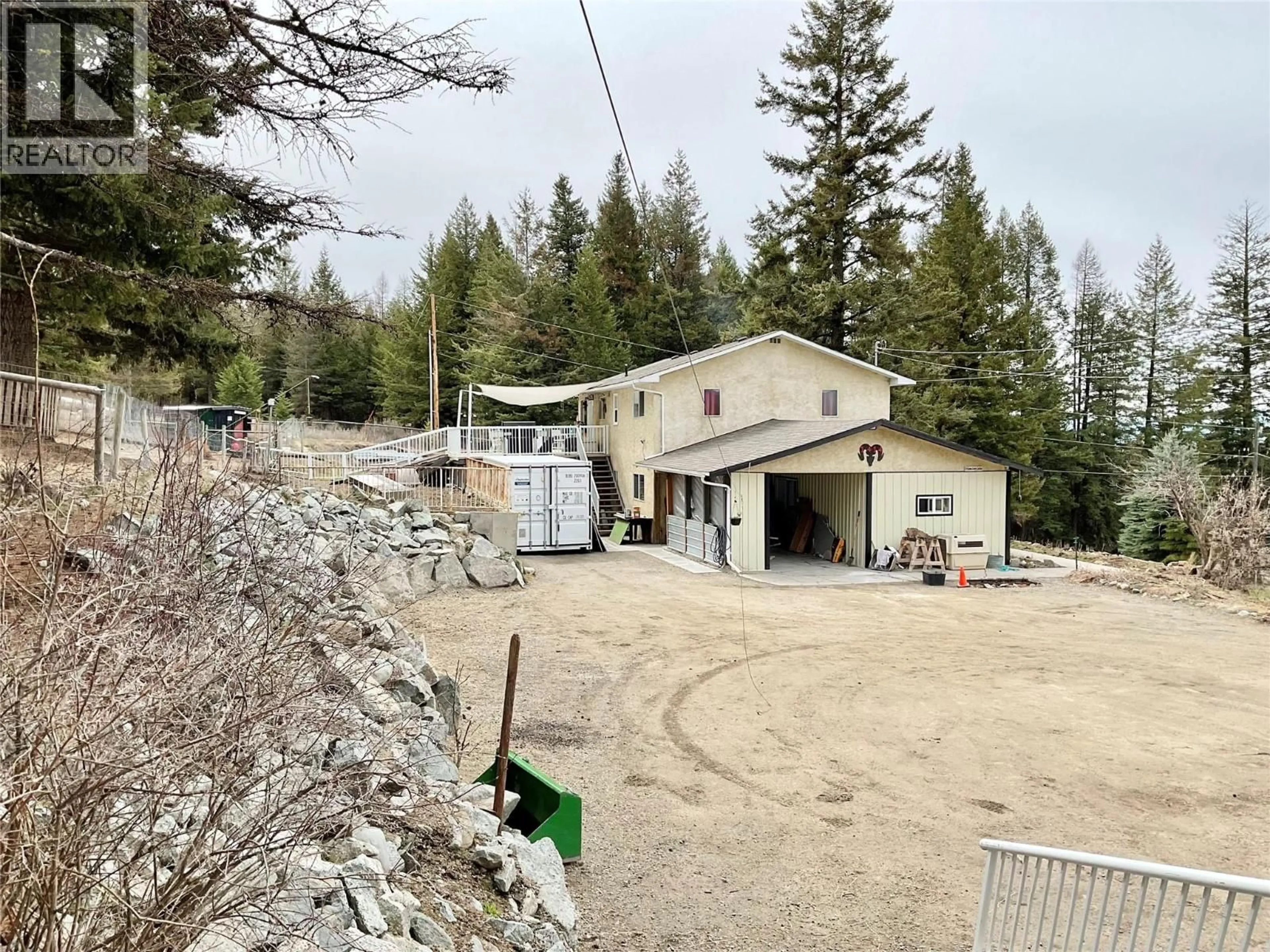 A pic from outside/outdoor area/front of a property/back of a property/a pic from drone, unknown for 1414 KELLY ROAD, Bridesville British Columbia V0H1B0