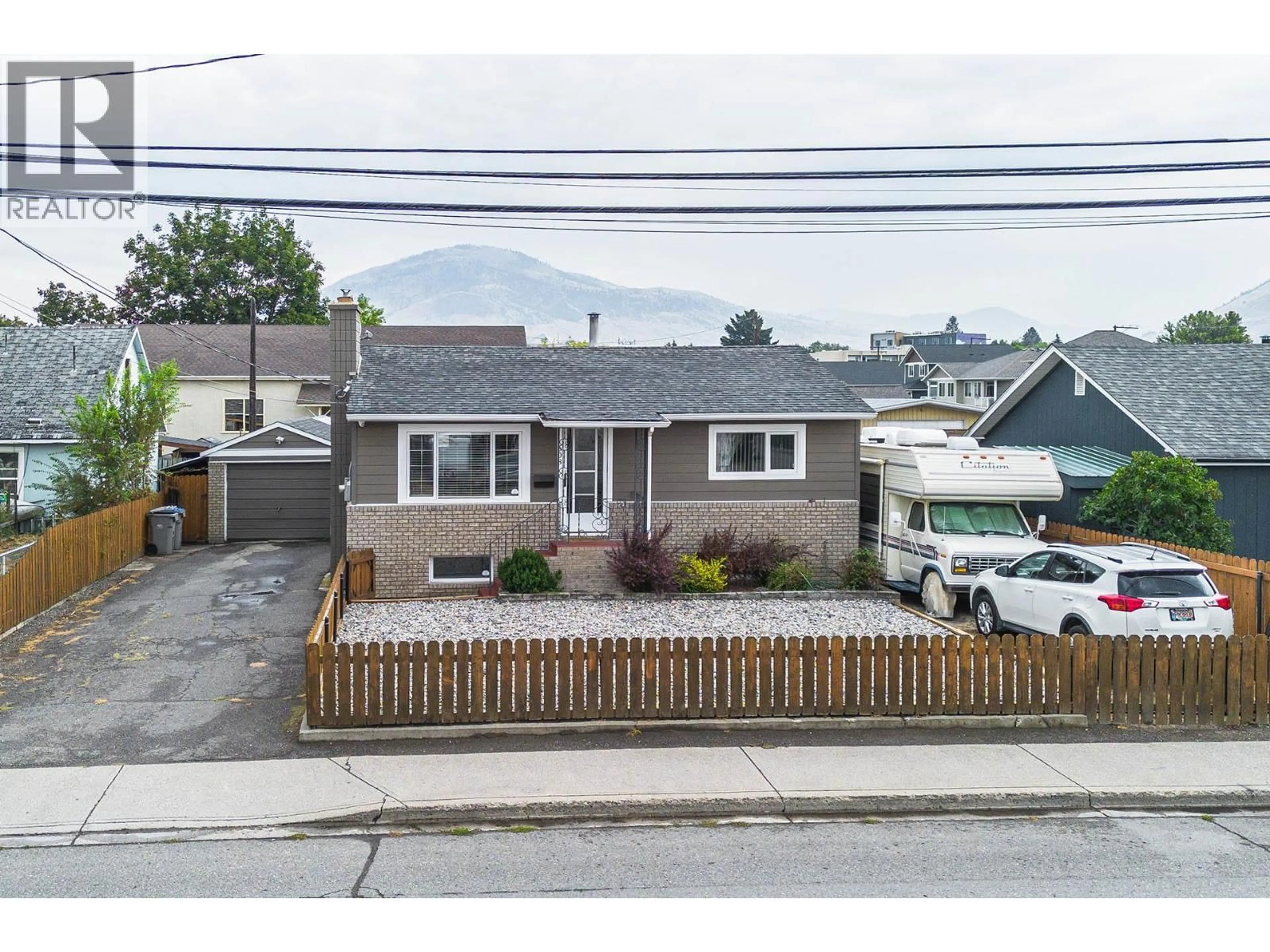 A pic from outside/outdoor area/front of a property/back of a property/a pic from drone, street for 608 MACKENZIE AVENUE, Kamloops British Columbia V2B3V4