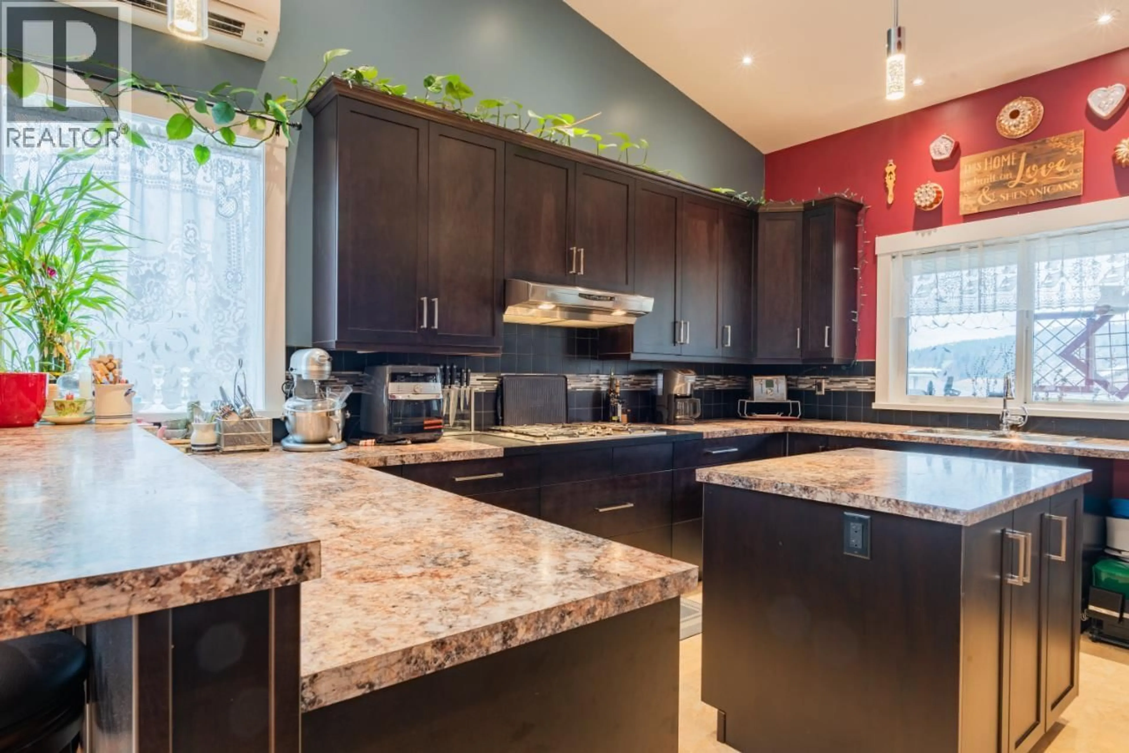 Contemporary kitchen, ceramic/tile floor for 7150 DEVITO DRIVE, Trail British Columbia V1R4W2