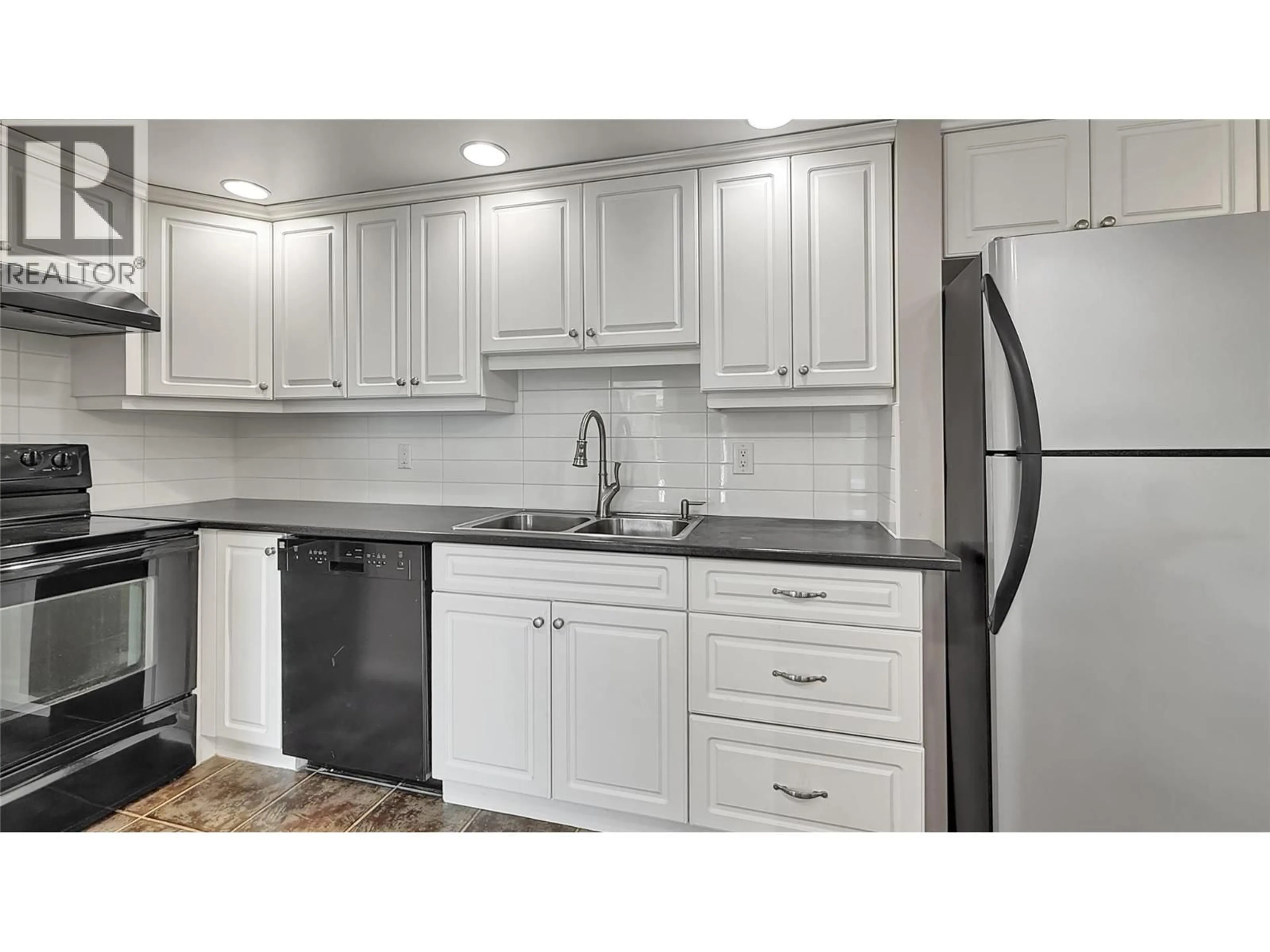 Standard kitchen, unknown for 17 - 1471 INKAR ROAD, Kelowna British Columbia V1Y8J1