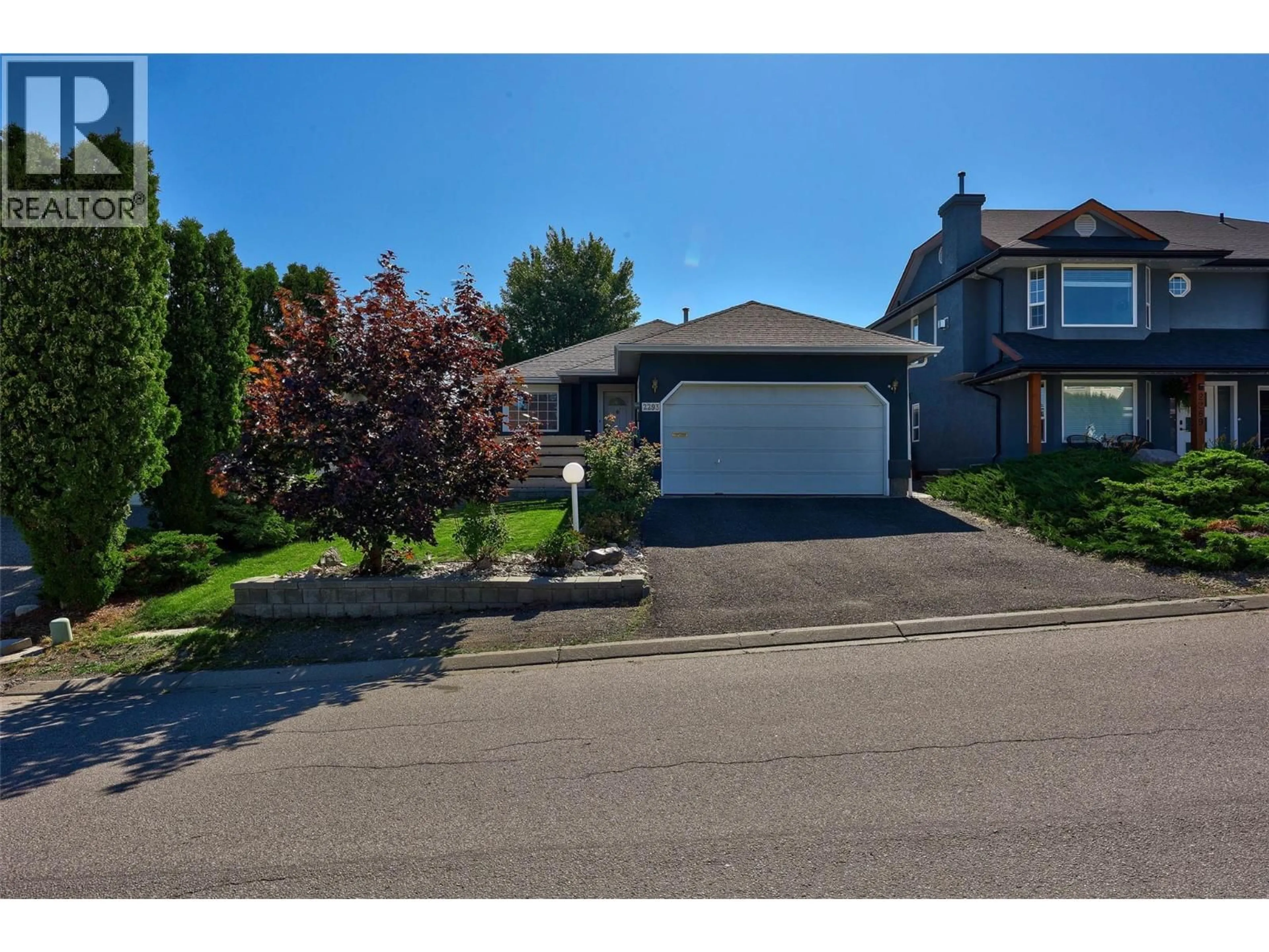 A pic from outside/outdoor area/front of a property/back of a property/a pic from drone, street for 2293 TURNBERRY PLACE, Kamloops British Columbia V1S1S9