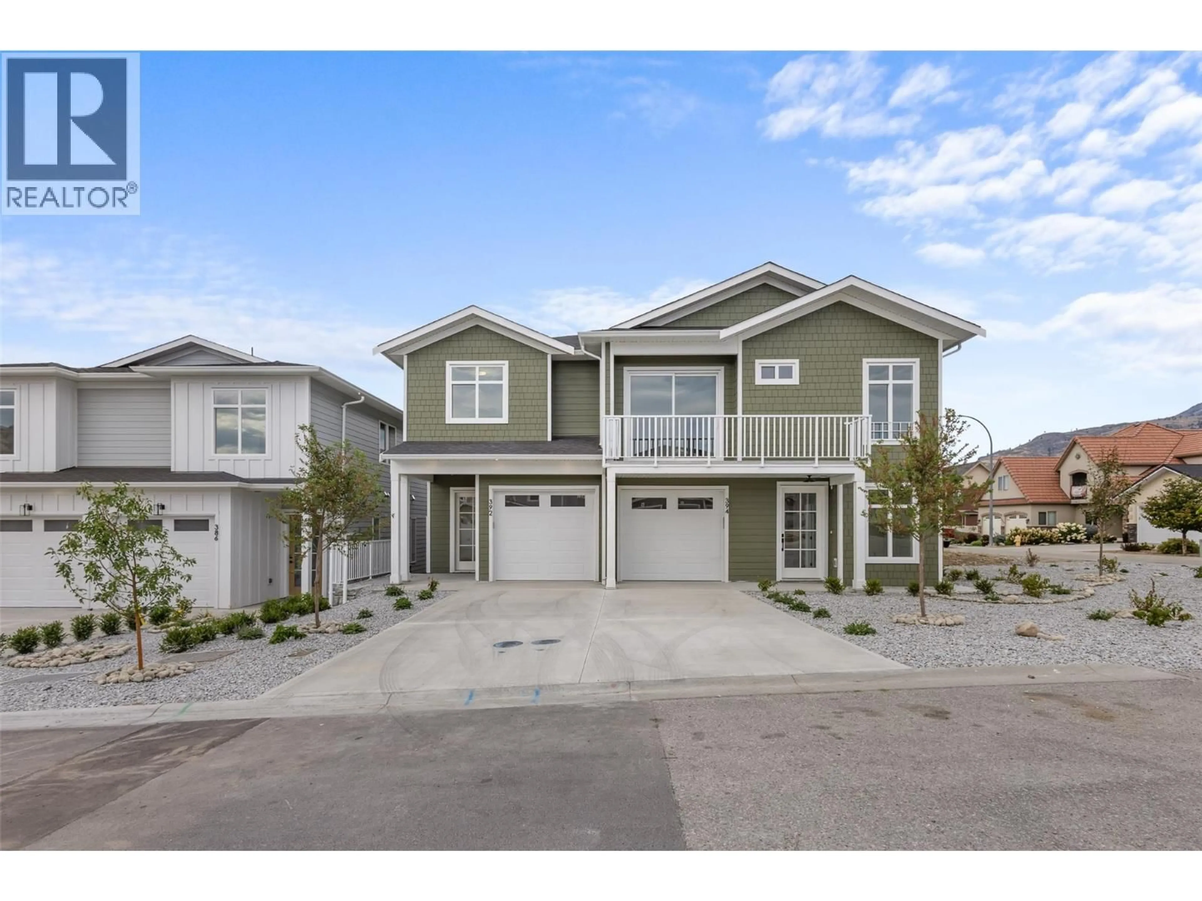Home with vinyl exterior material, street for 392 CHARDONNAY AVENUE, Oliver British Columbia V0H1T4