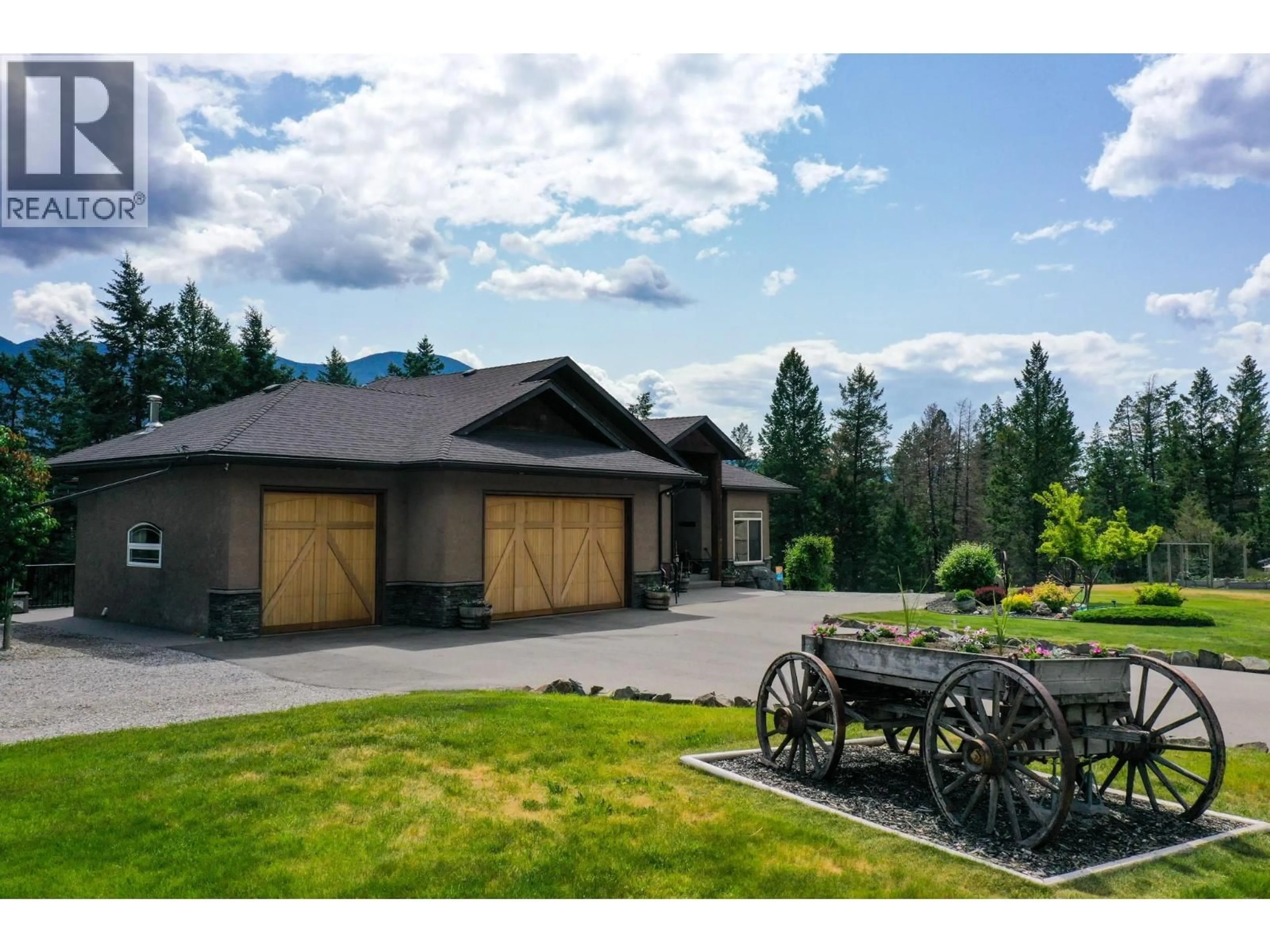 Indoor garage for 5938 COLUMBIA LAKE ROAD, Fairmont Hot Springs British Columbia V0B1L2