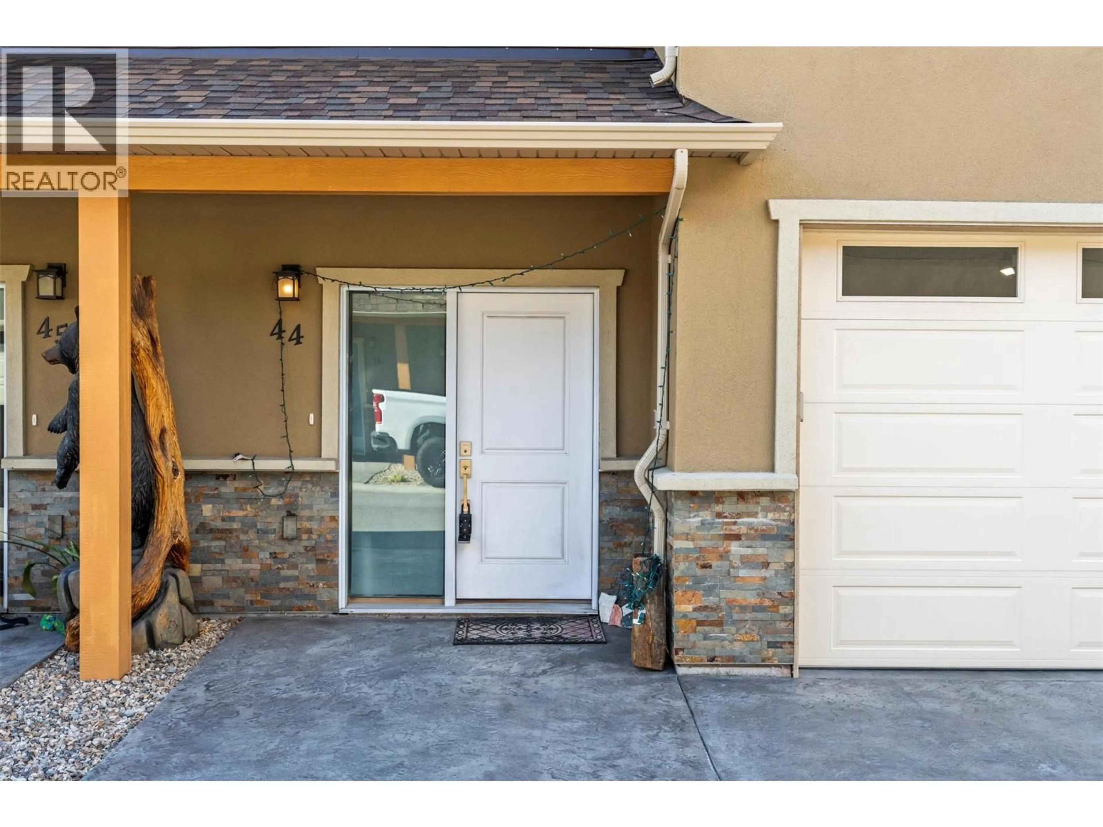 Indoor entryway for 44 - 6600 OKANAGAN AVENUE, Vernon British Columbia V1H2K6