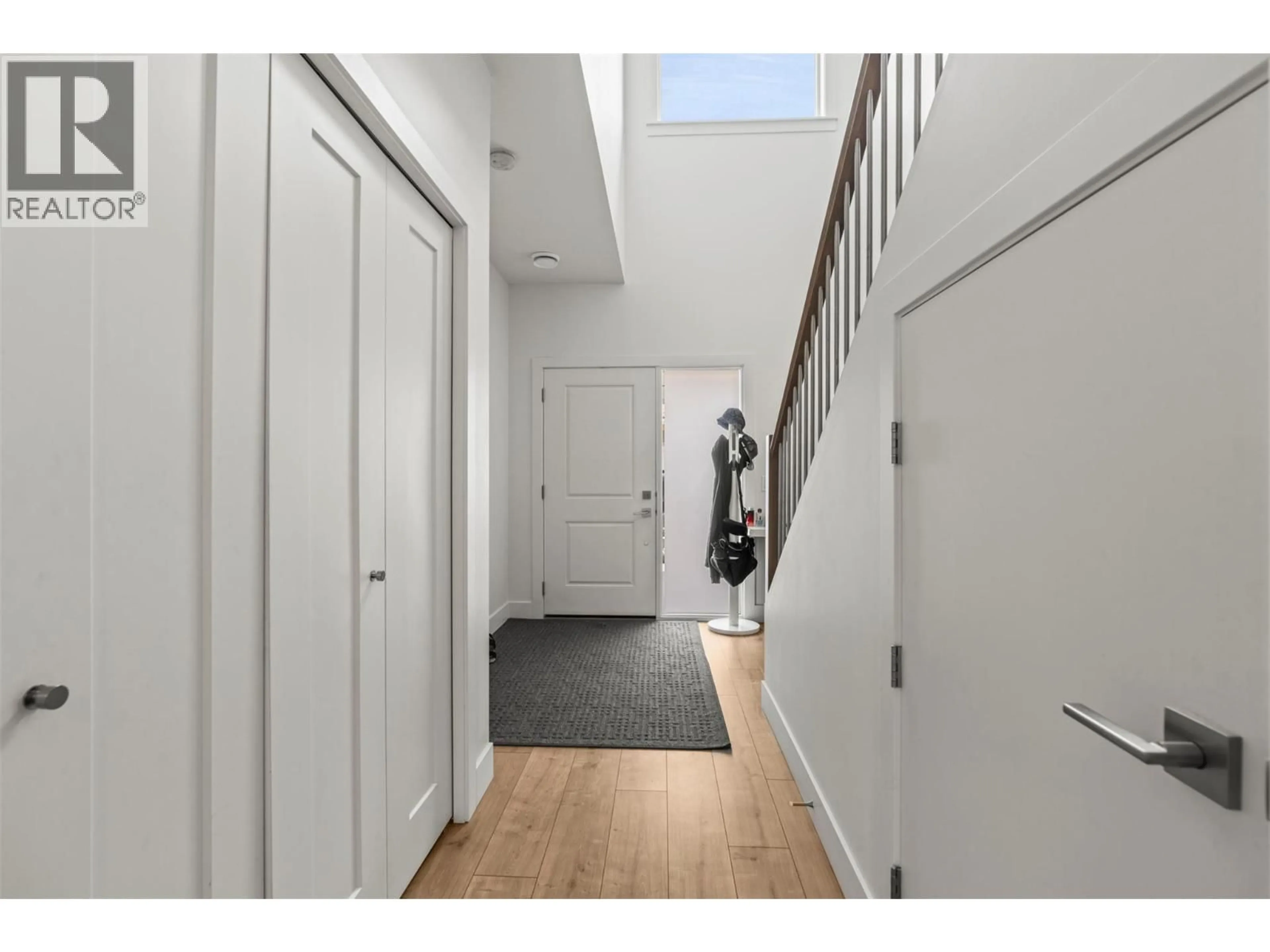 Indoor entryway for 44 - 6600 OKANAGAN AVENUE, Vernon British Columbia V1H2K6
