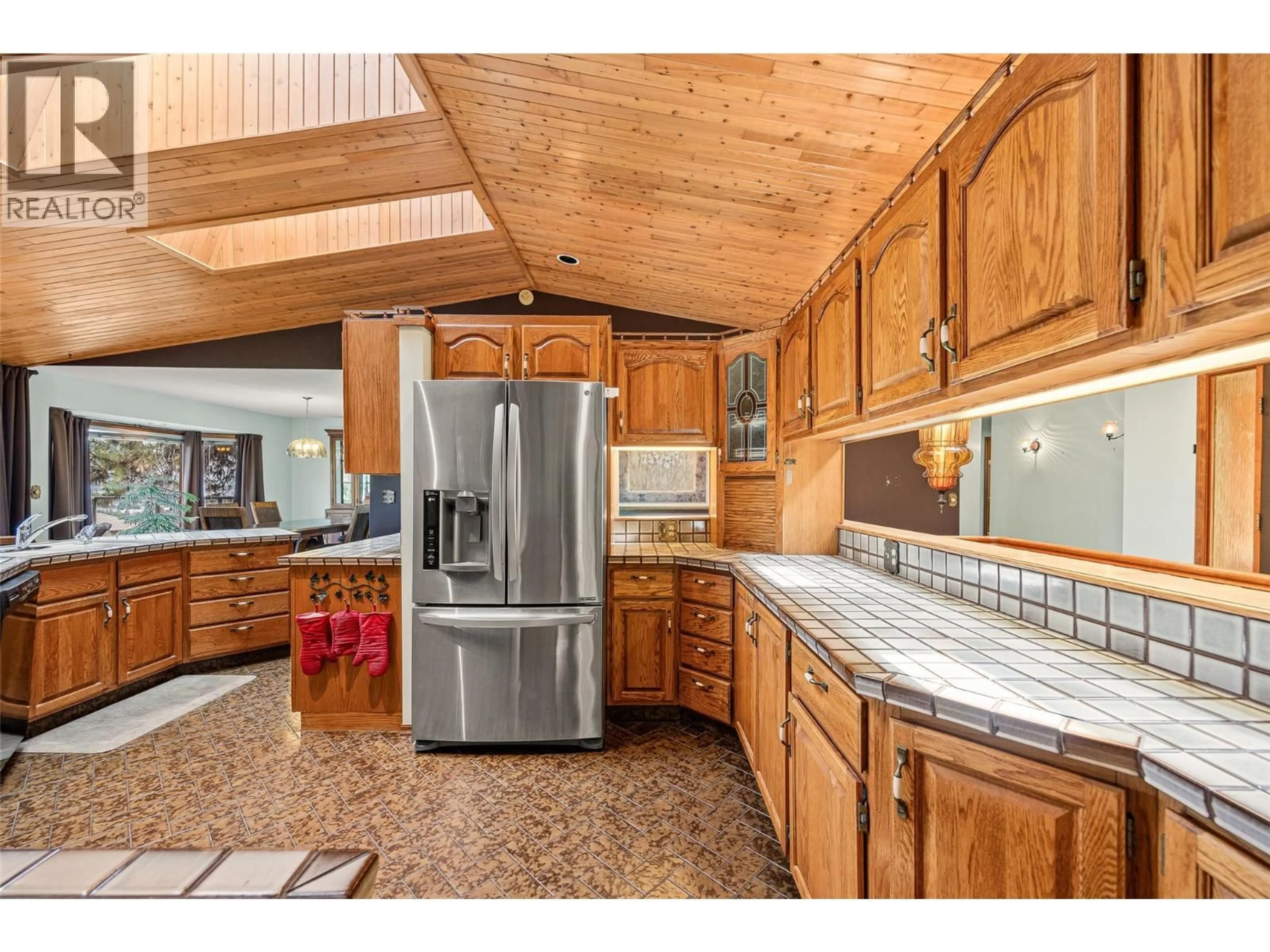 Open concept kitchen, unknown for 975 MONASHEE PLACE, Kelowna British Columbia V1V1J5