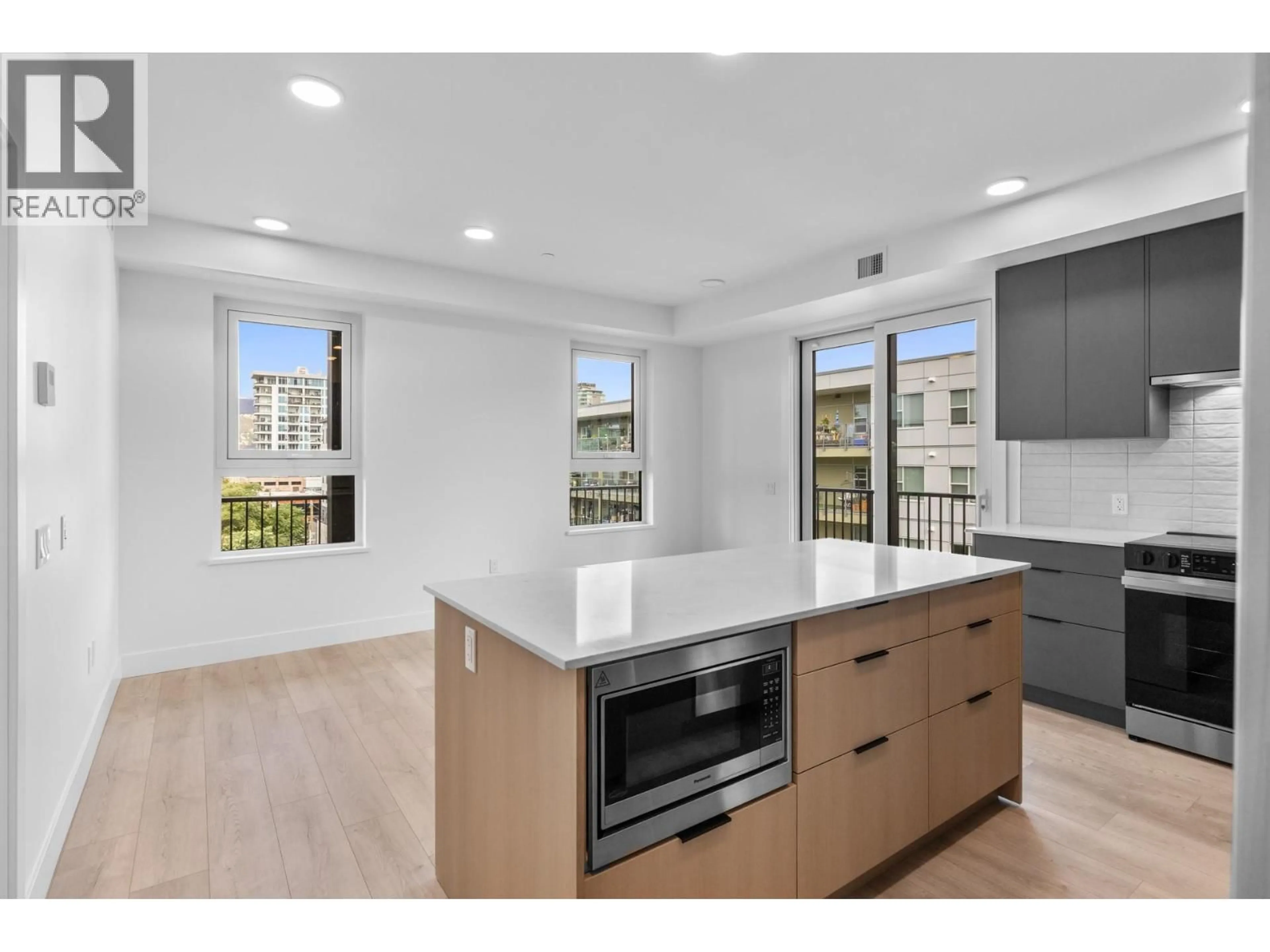 Open concept kitchen, unknown for 406 - 620 CORONATION AVENUE, Kelowna British Columbia V1Y7A1