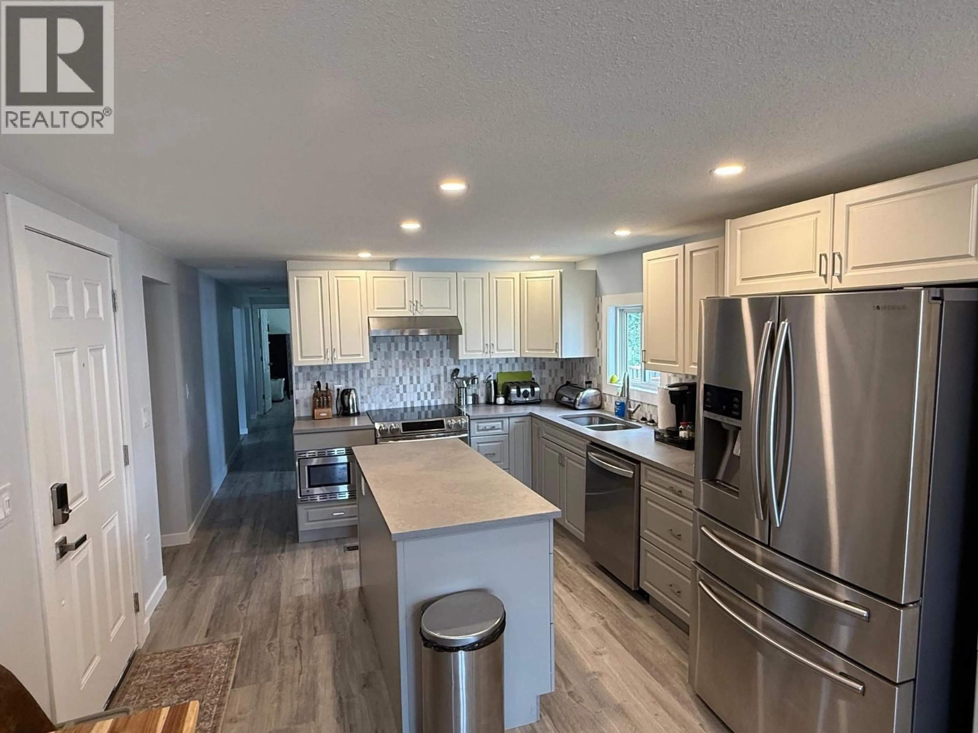 Open concept kitchen, unknown for #5 - 4428 BARRIERE TOWN ROAD, Barriere British Columbia V0E1E0