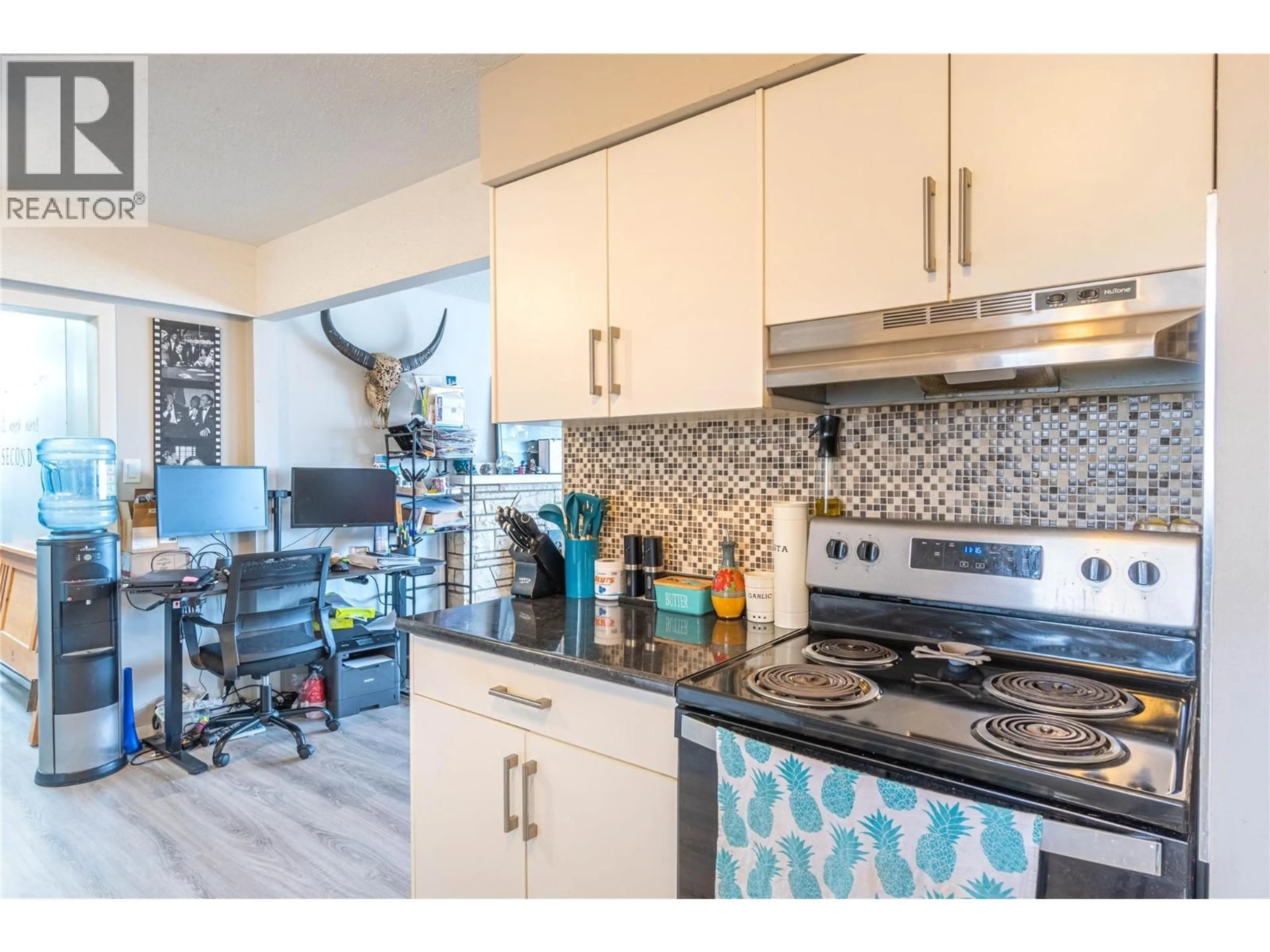 Open concept kitchen, unknown for 1569 WESTMOUNT DRIVE, Kamloops British Columbia V2B6A1