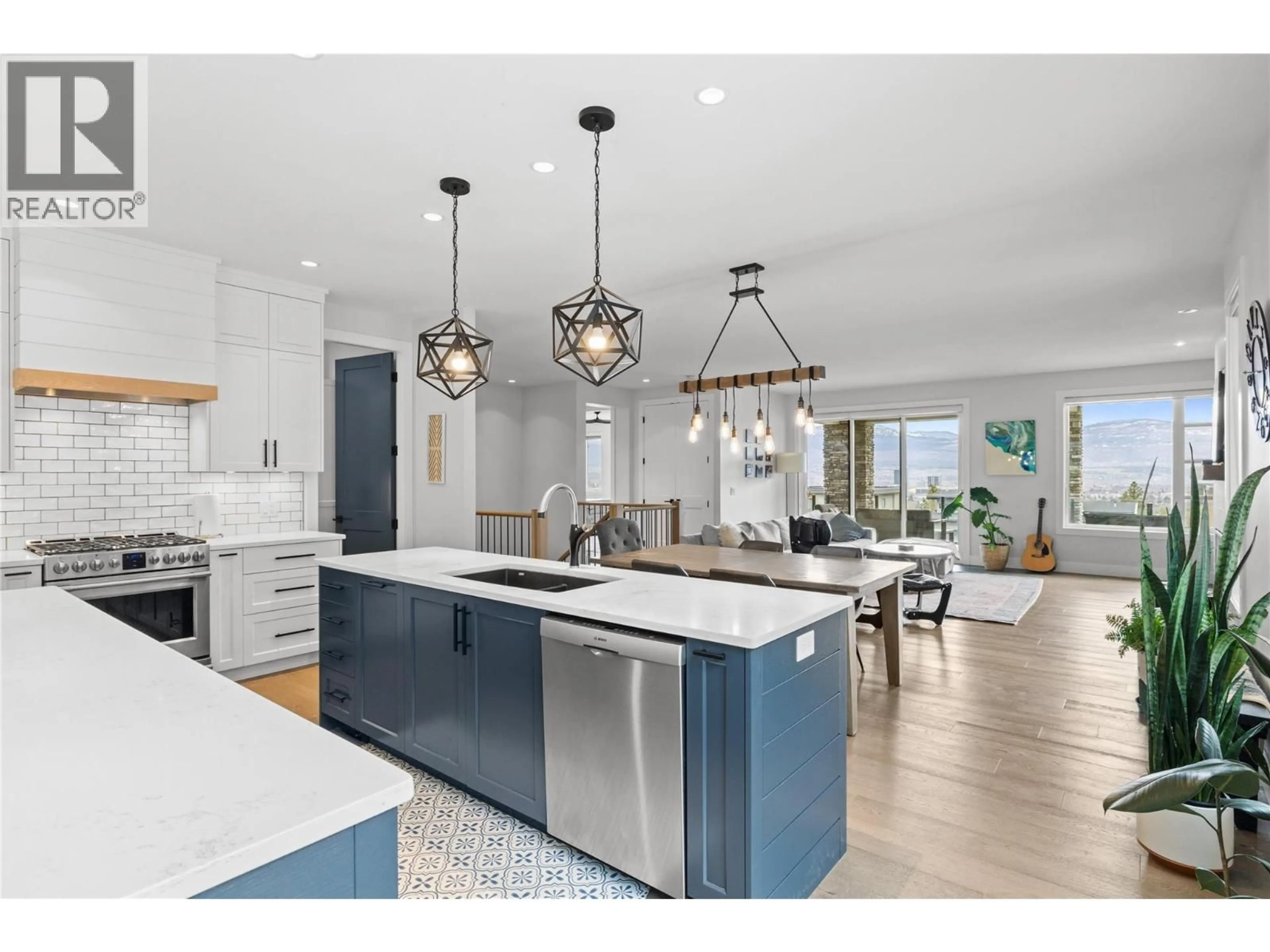 Open concept kitchen, ceramic/tile floor for 876 BOYNTON PLACE, Kelowna British Columbia V1V2Y1