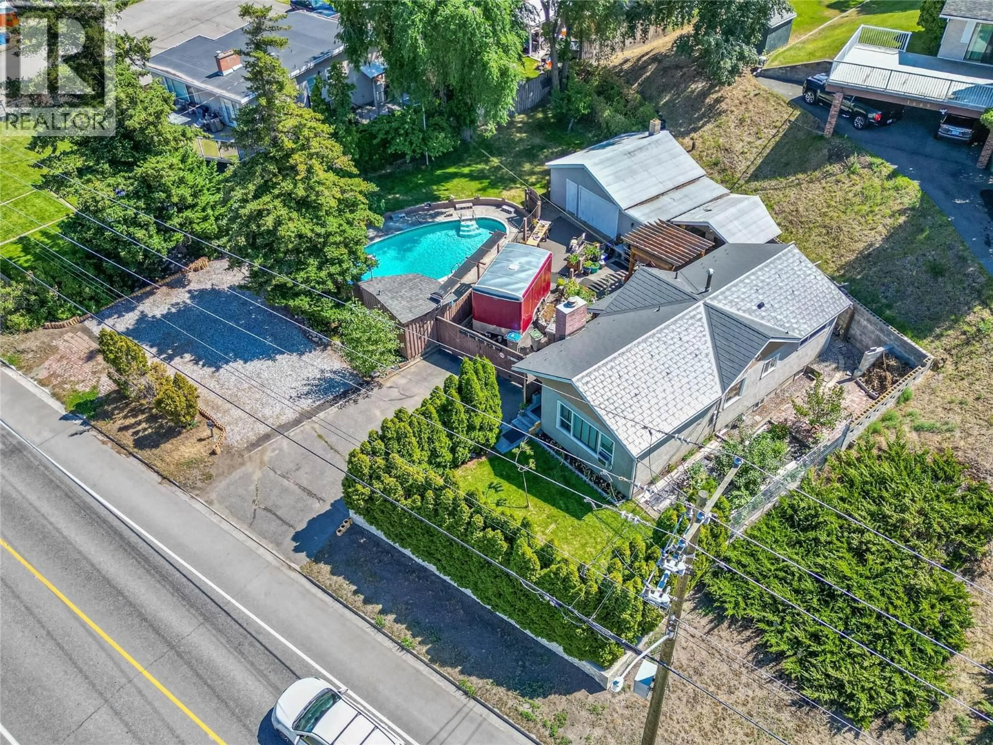 A pic from outside/outdoor area/front of a property/back of a property/a pic from drone, street for 1693 VALLEYVIEW DRIVE, Kamloops British Columbia V2C4B6