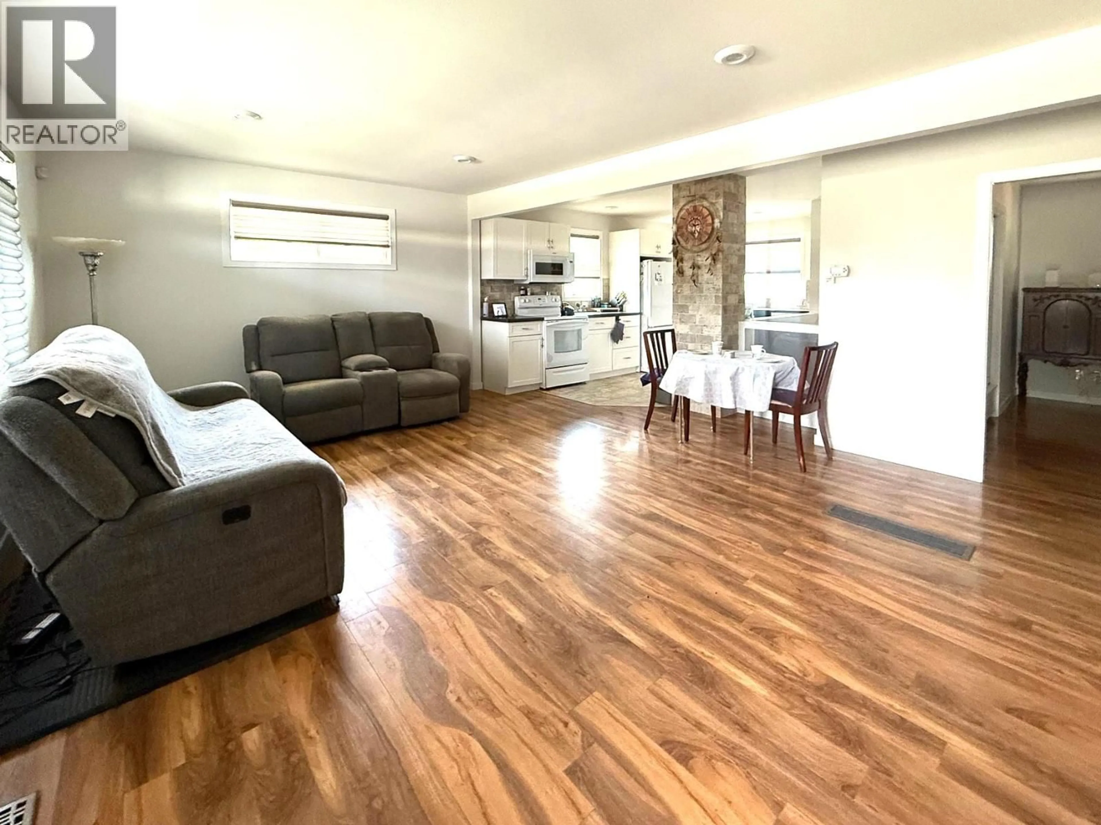 A pic of a room for 862 DESMOND STREET, Kamloops British Columbia V2B5K5