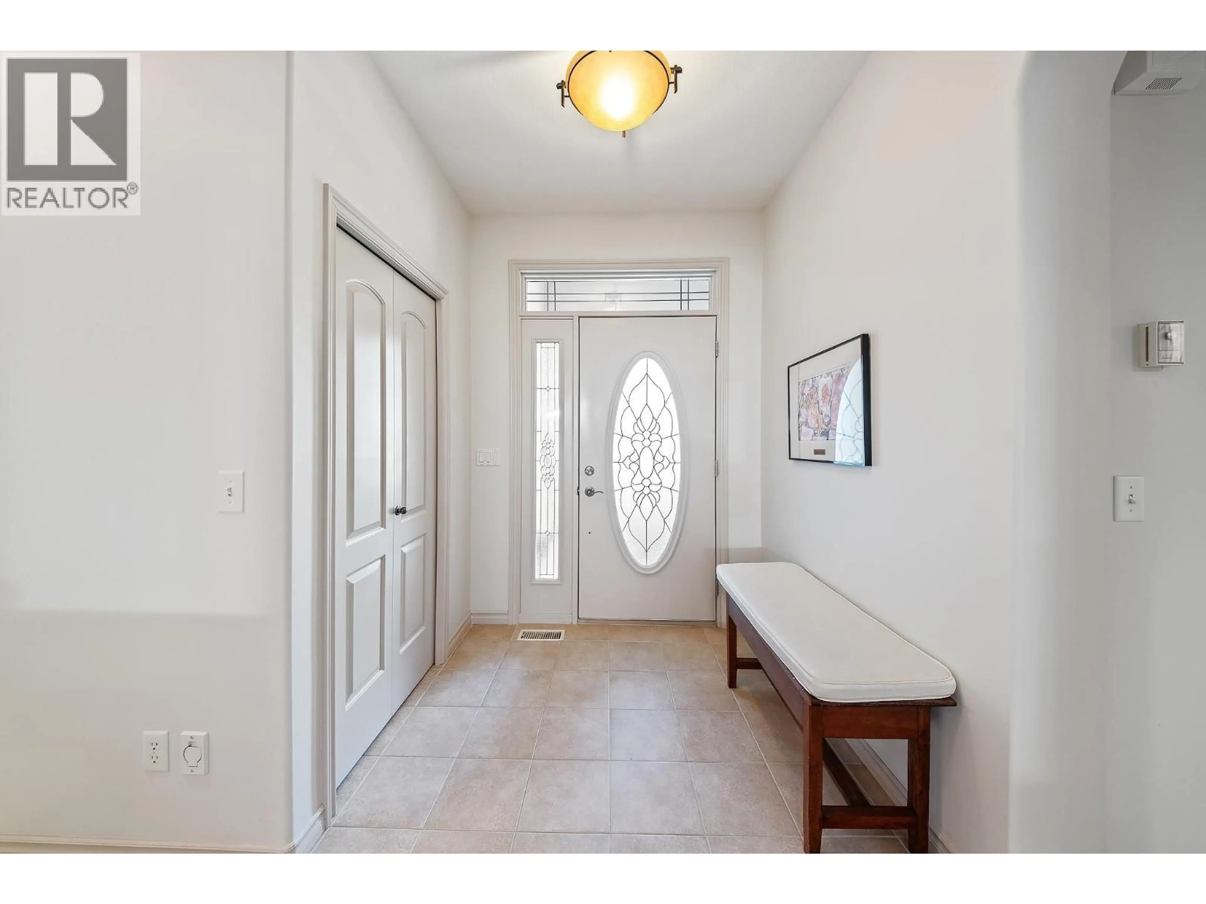 Indoor entryway for 4137 GALLAGHERS FOREST SOUTH, Kelowna British Columbia V1W5E4