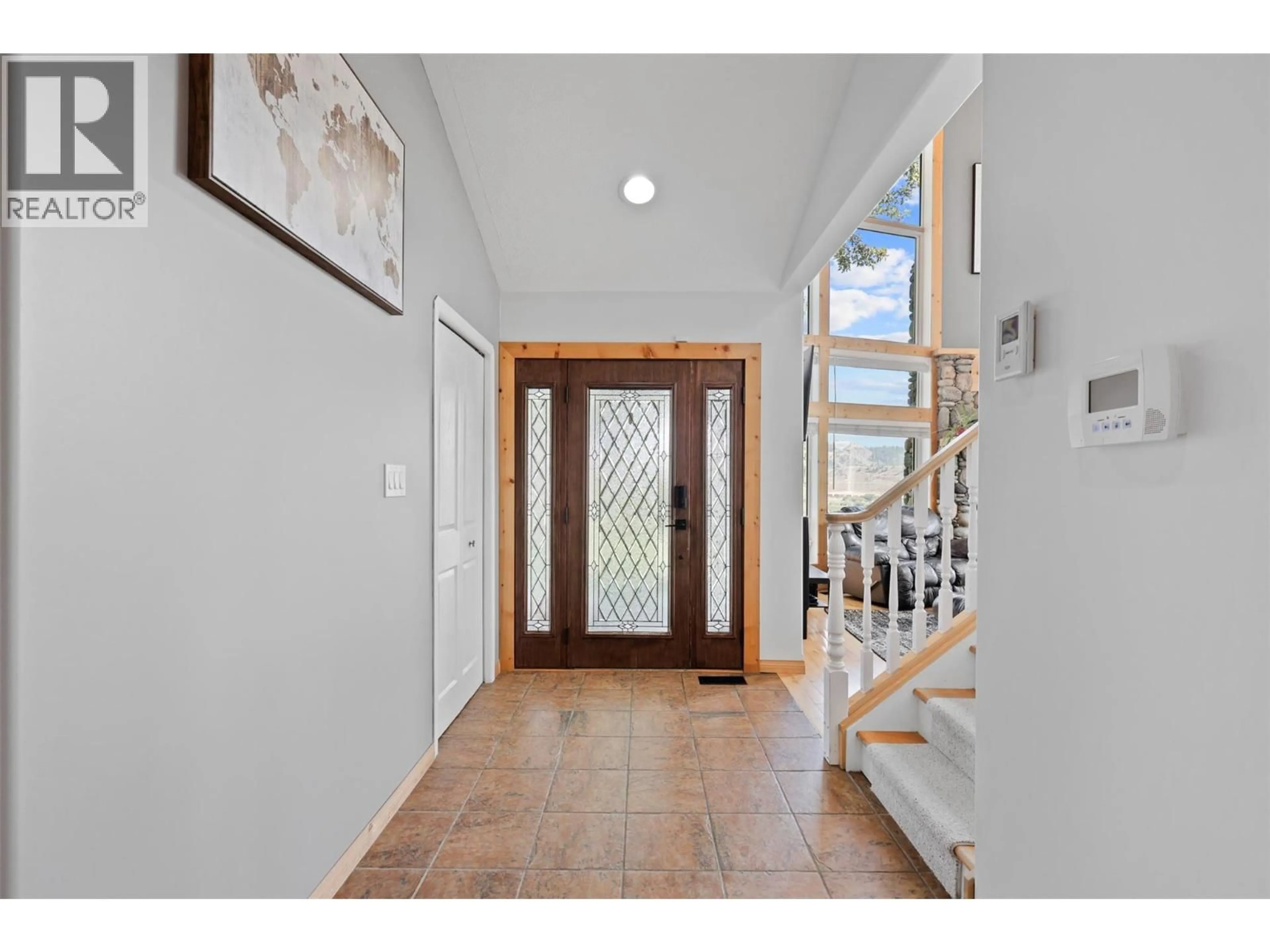 Indoor entryway for 3083 SHUSWAP ROAD, Kamloops British Columbia V2H1T1