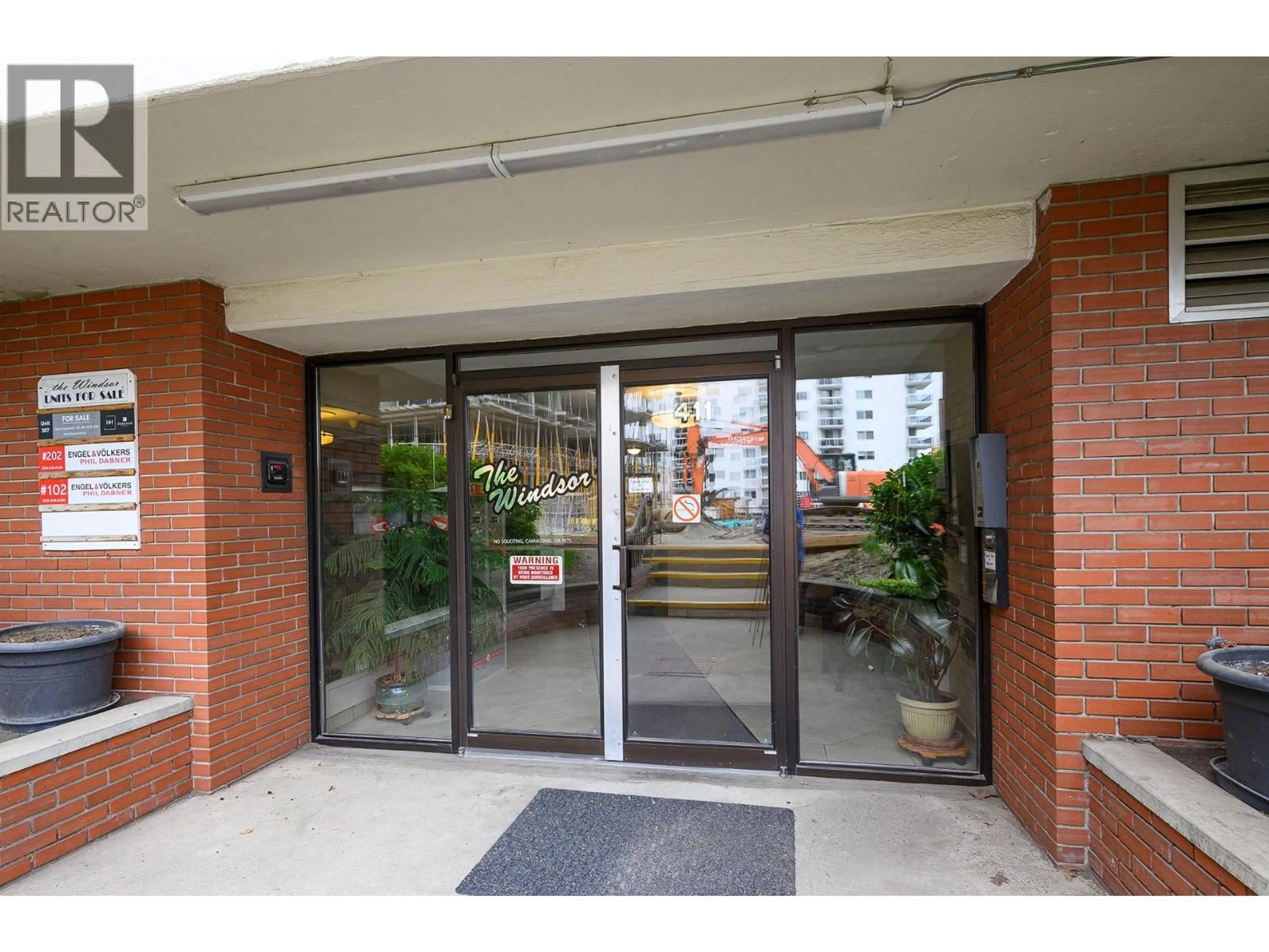 Indoor foyer for 302 - 411 NICOLA STREET, Kamloops British Columbia V2C2P7